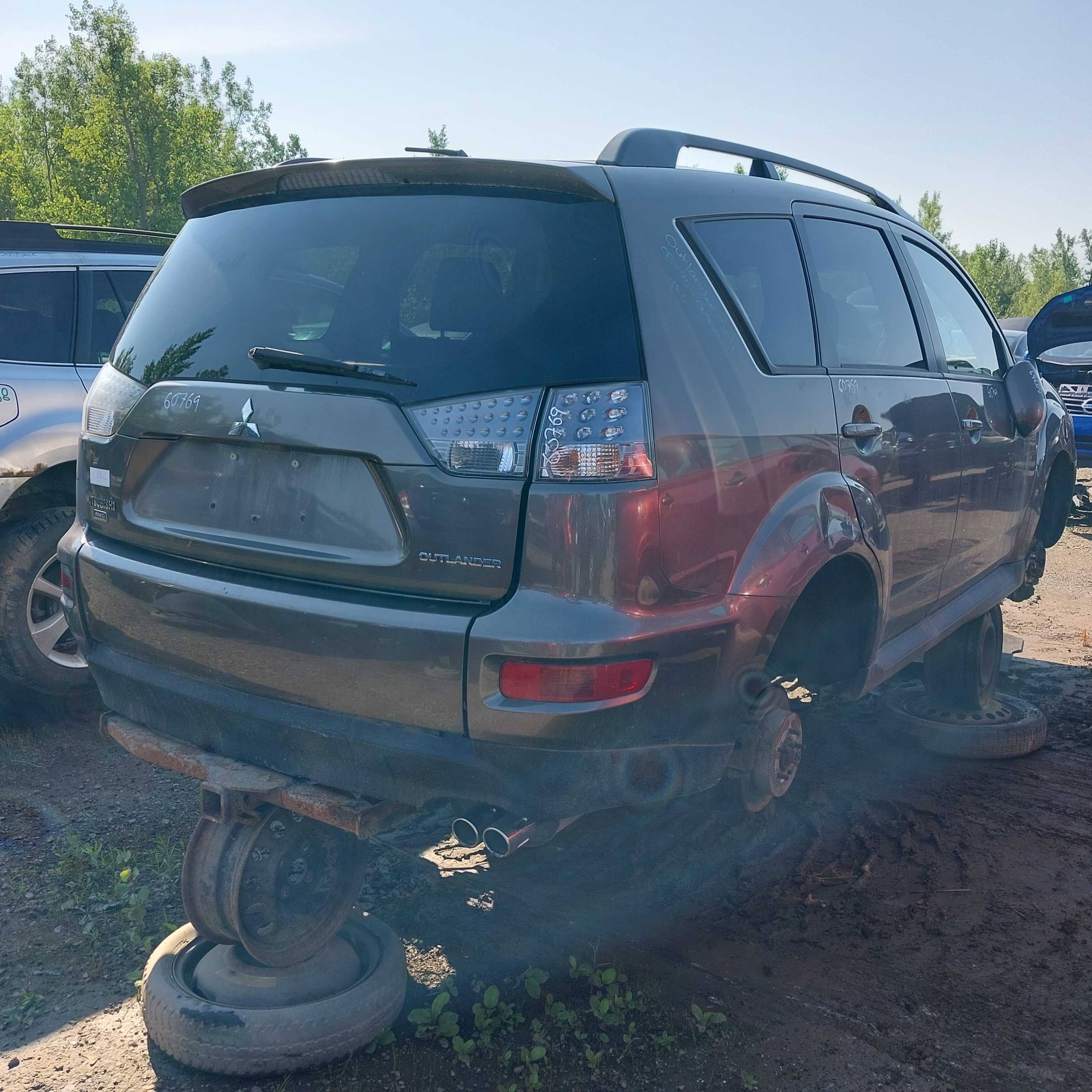 MITSUBISHI OUTLANDER 2011
