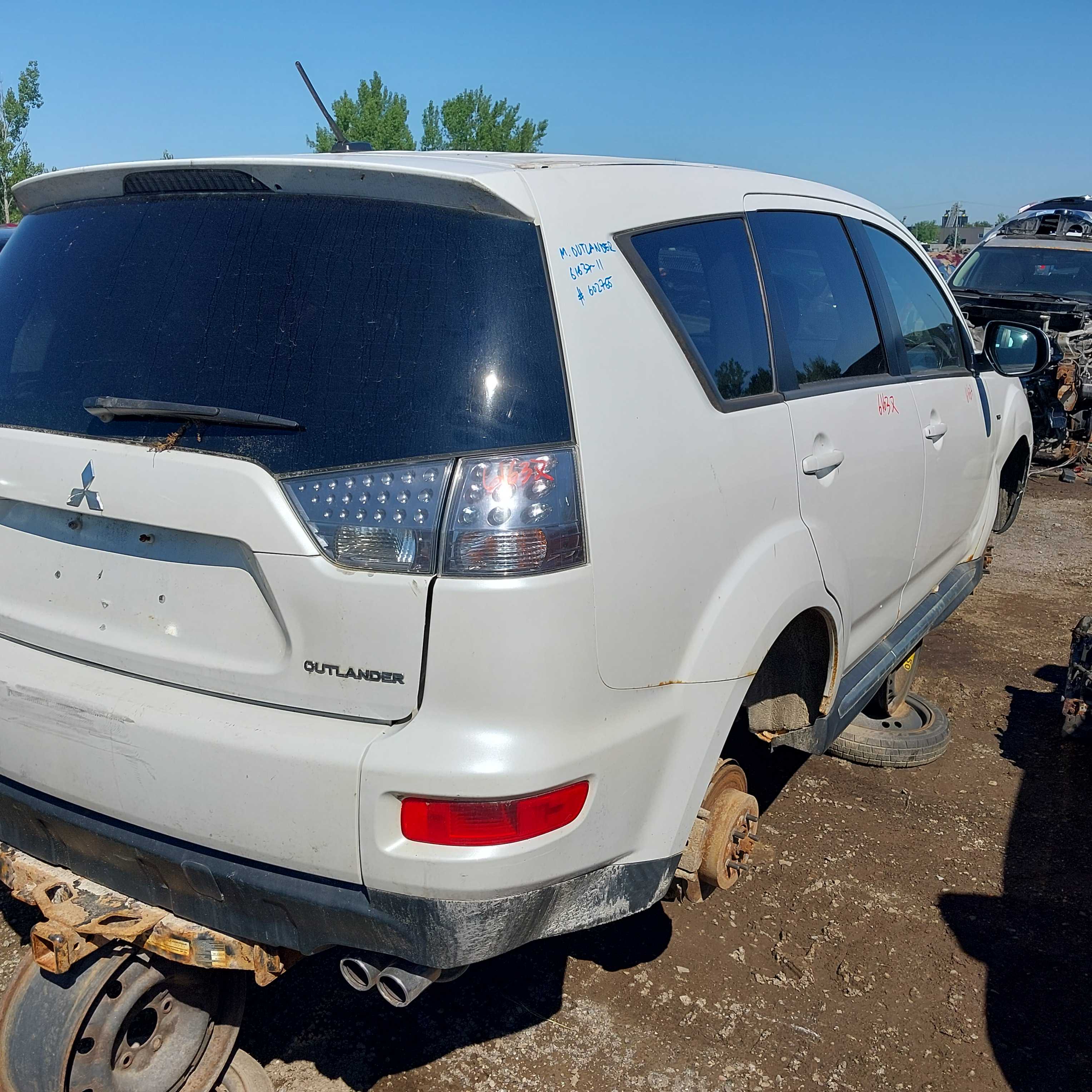 MITSUBISHI OUTLANDER 2011