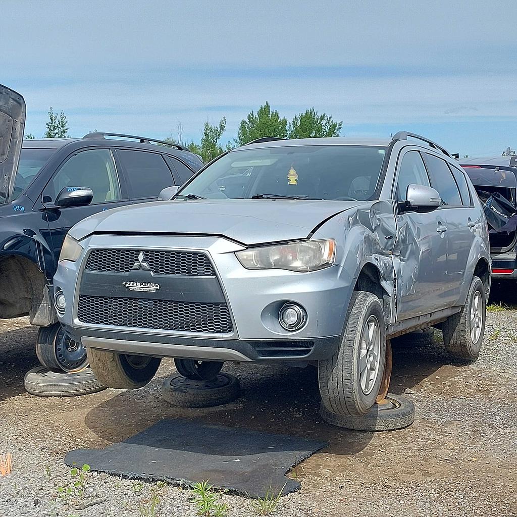 MITSUBISHI OUTLANDER 2011