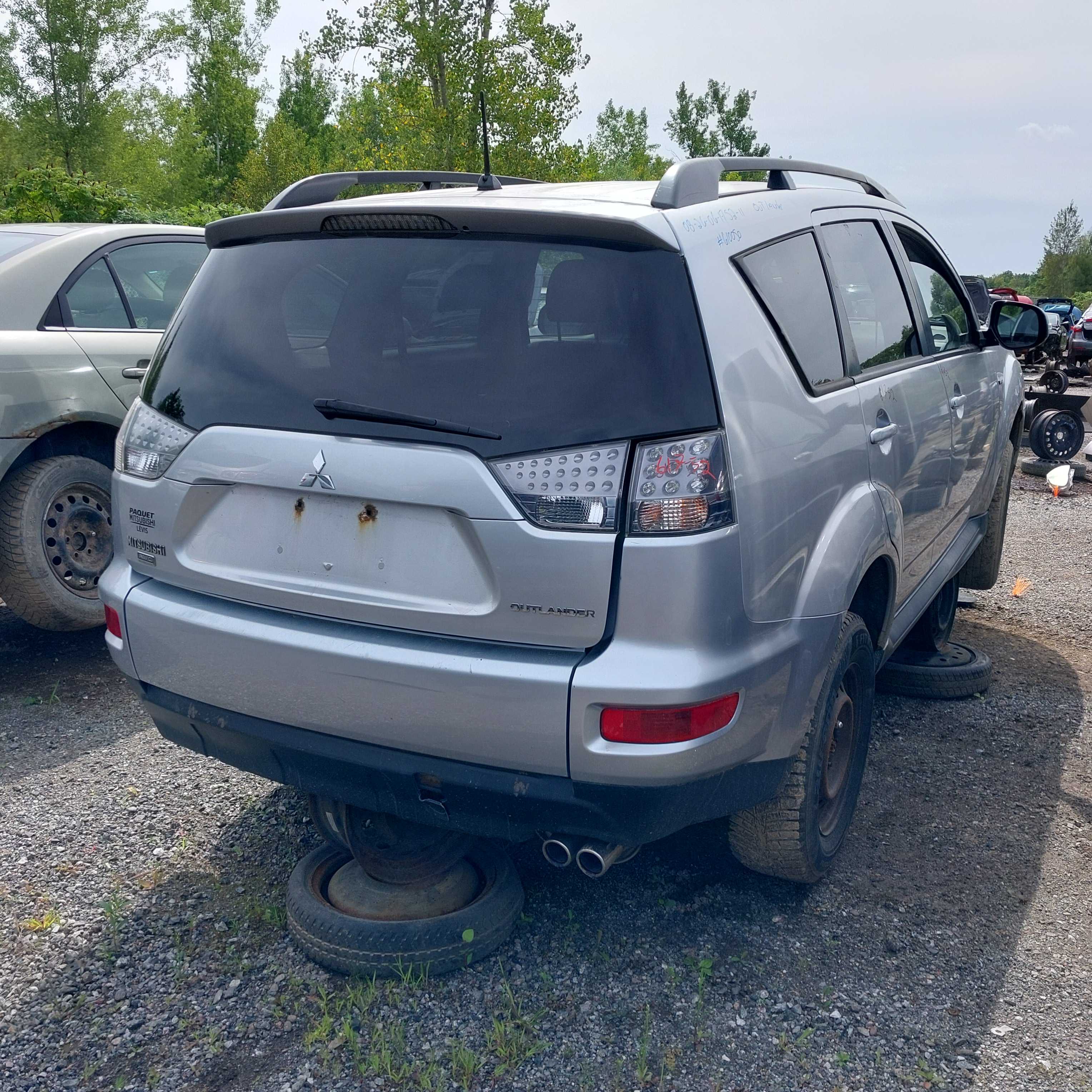MITSUBISHI OUTLANDER 2011