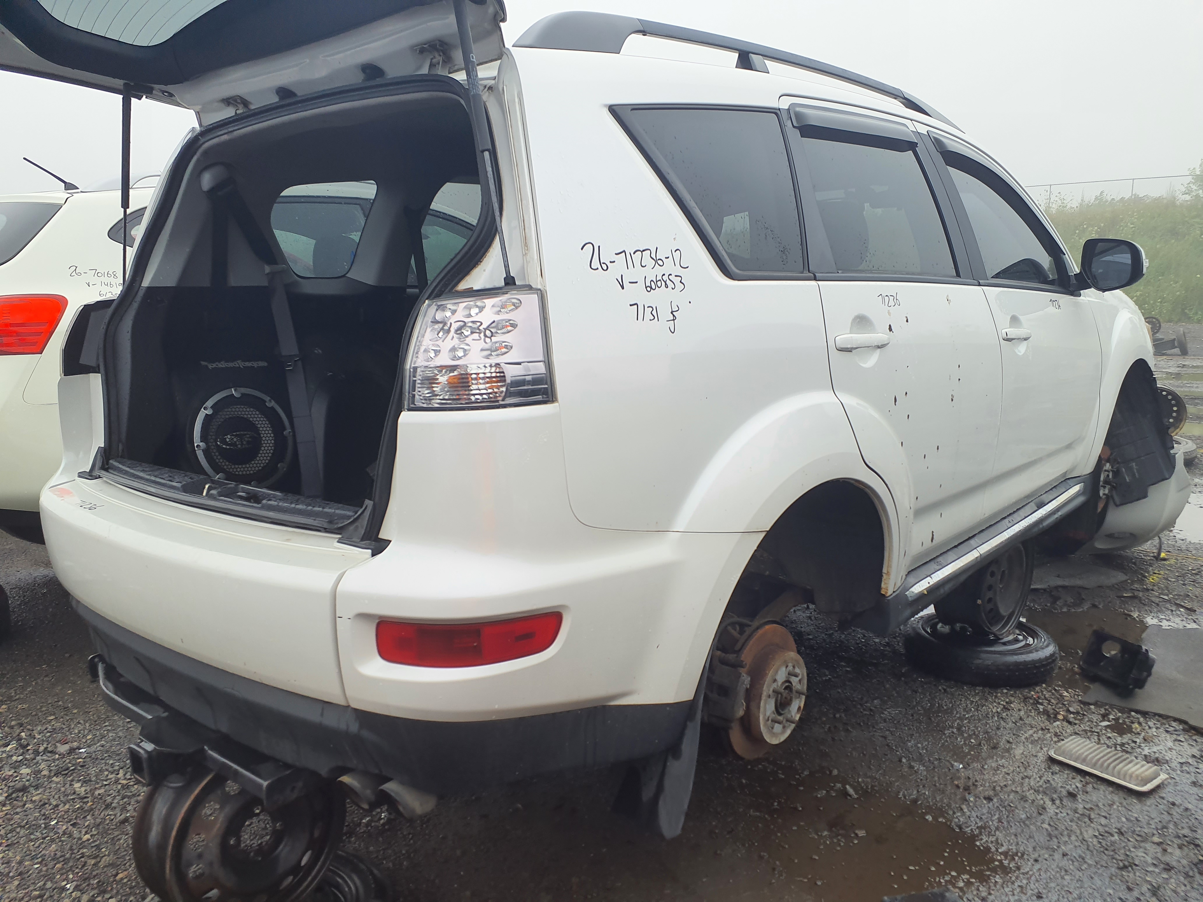 MITSUBISHI OUTLANDER 2012