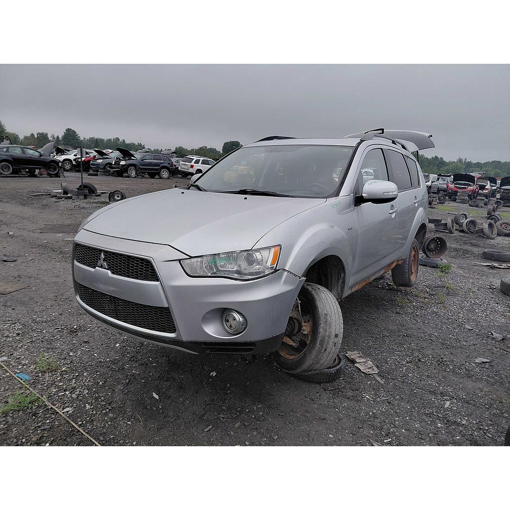 MITSUBISHI OUTLANDER 2013