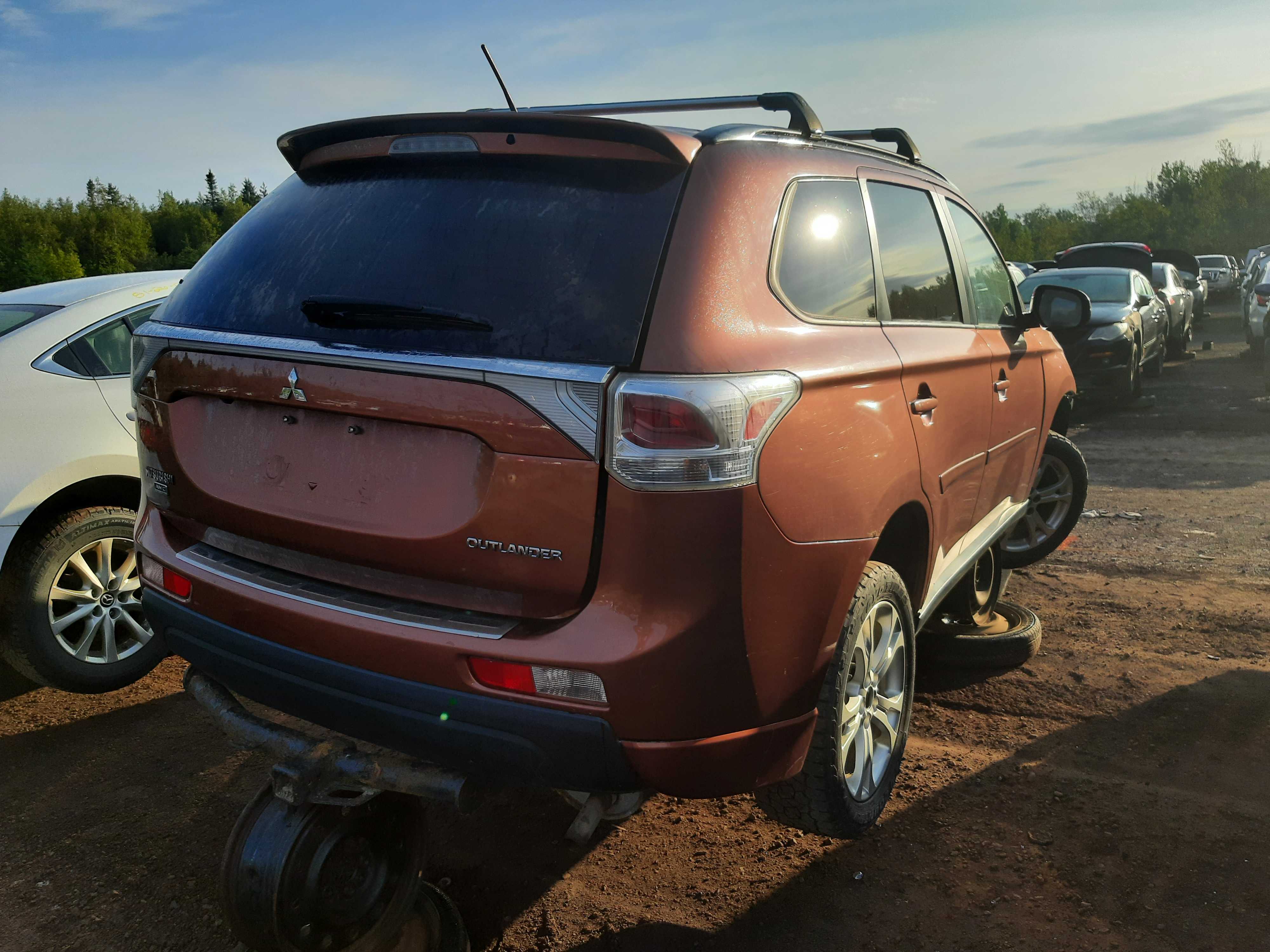 MITSUBISHI OUTLANDER 2014