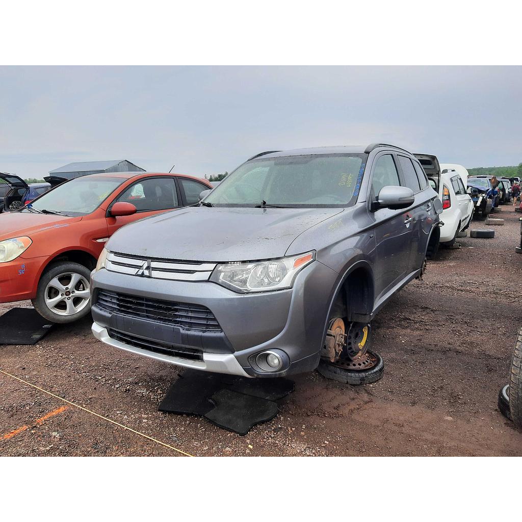 MITSUBISHI OUTLANDER 2015
