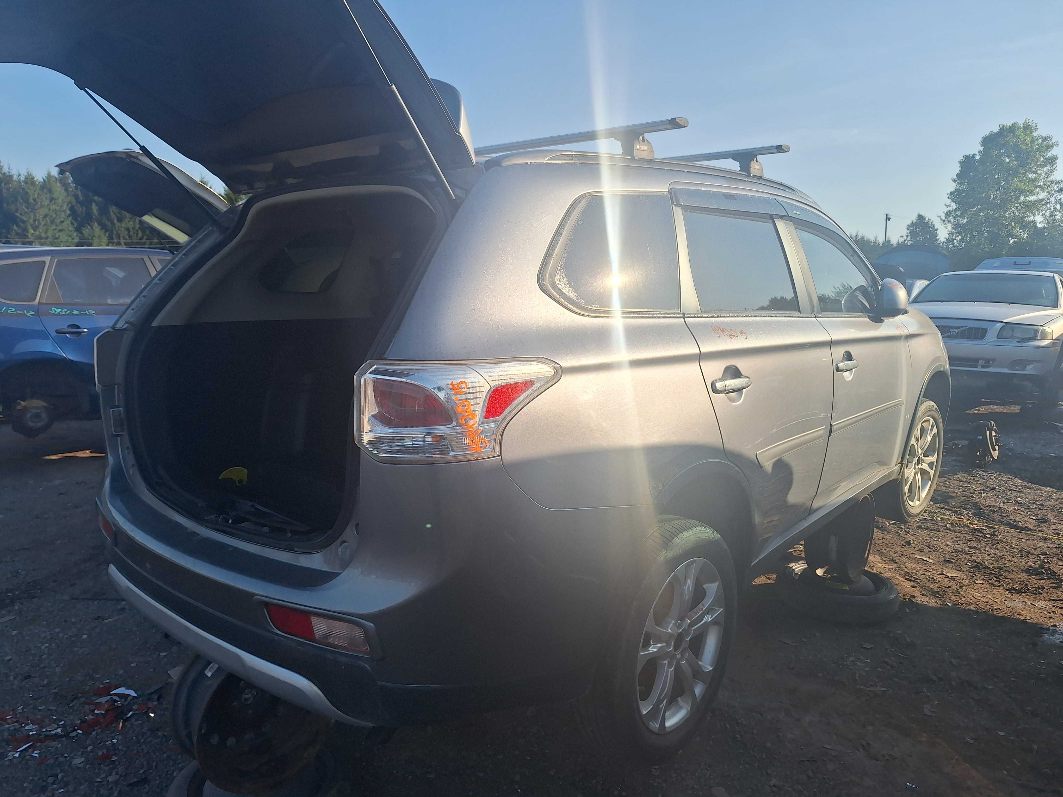 MITSUBISHI OUTLANDER 2015