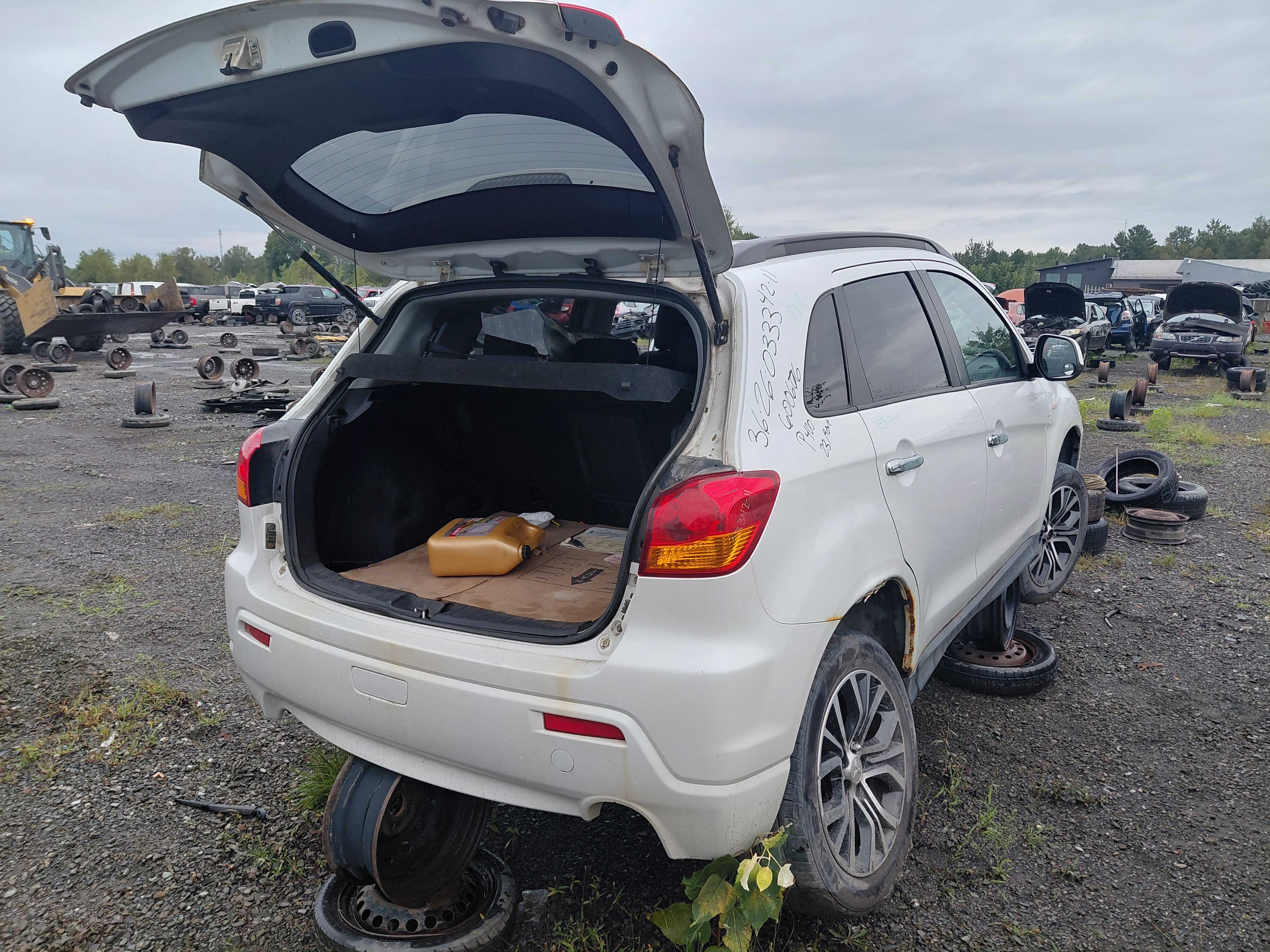MITSUBISHI RVR 2011