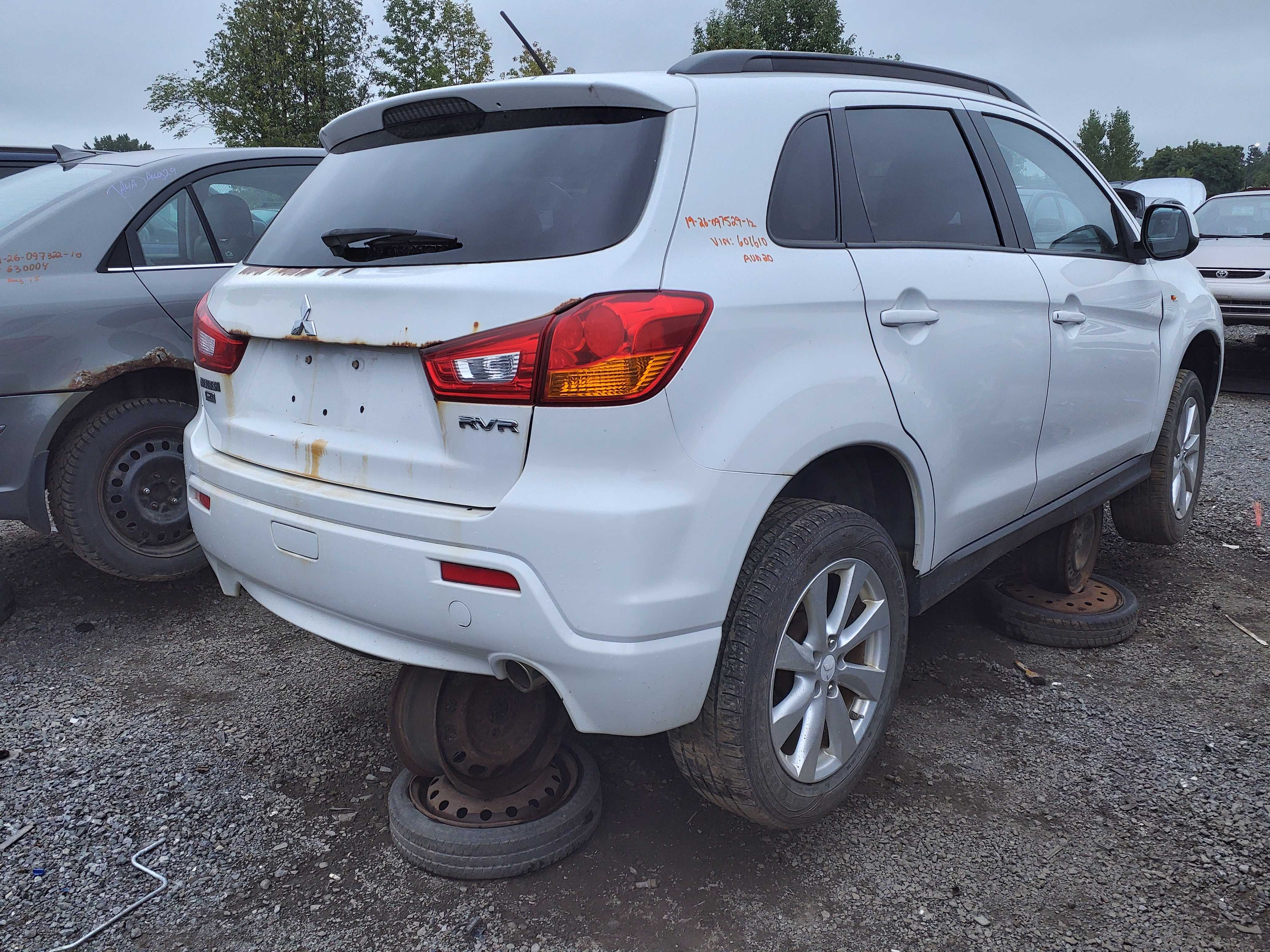MITSUBISHI RVR 2012