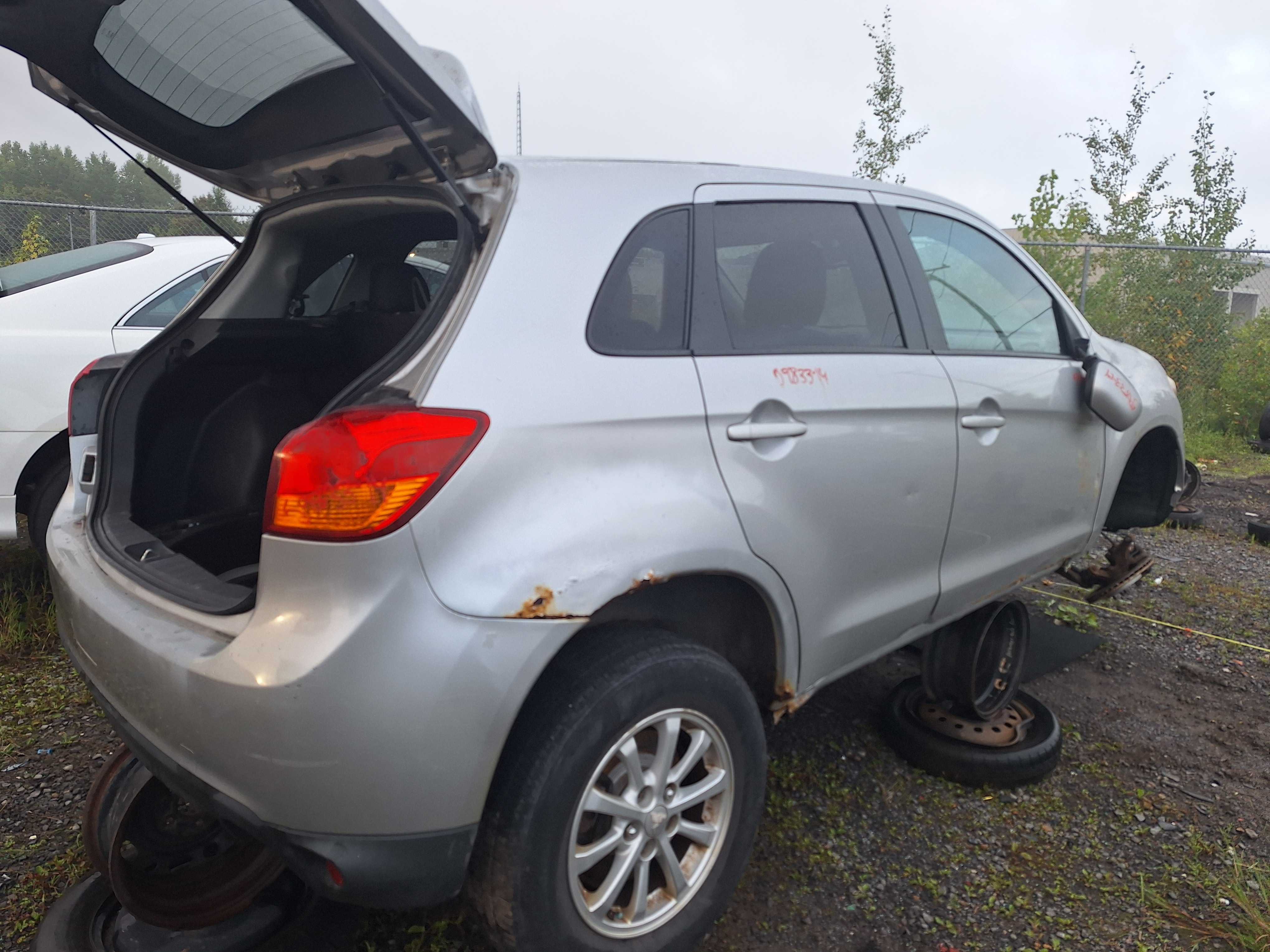 MITSUBISHI RVR 2014