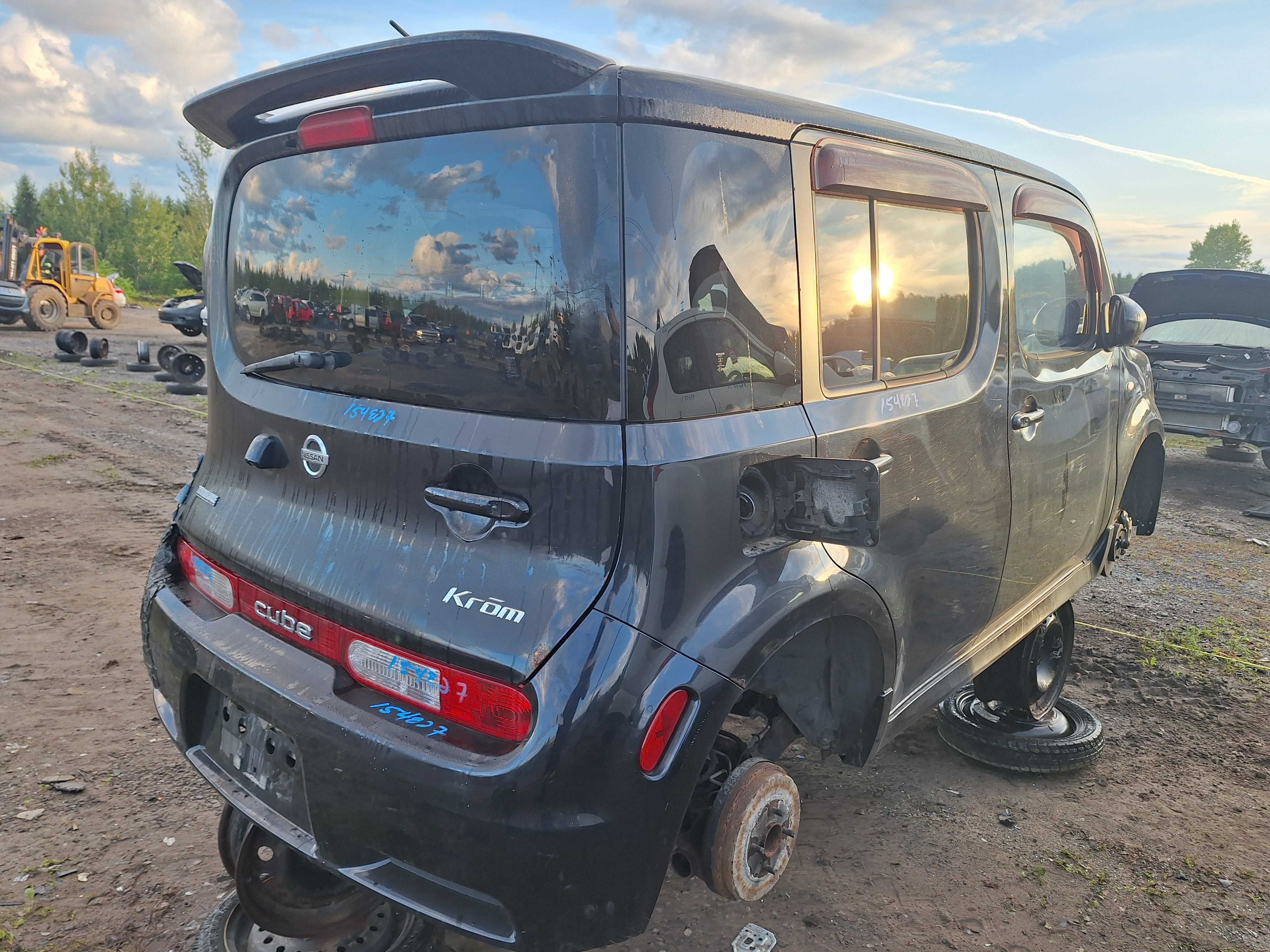 NISSAN CUBE 2010