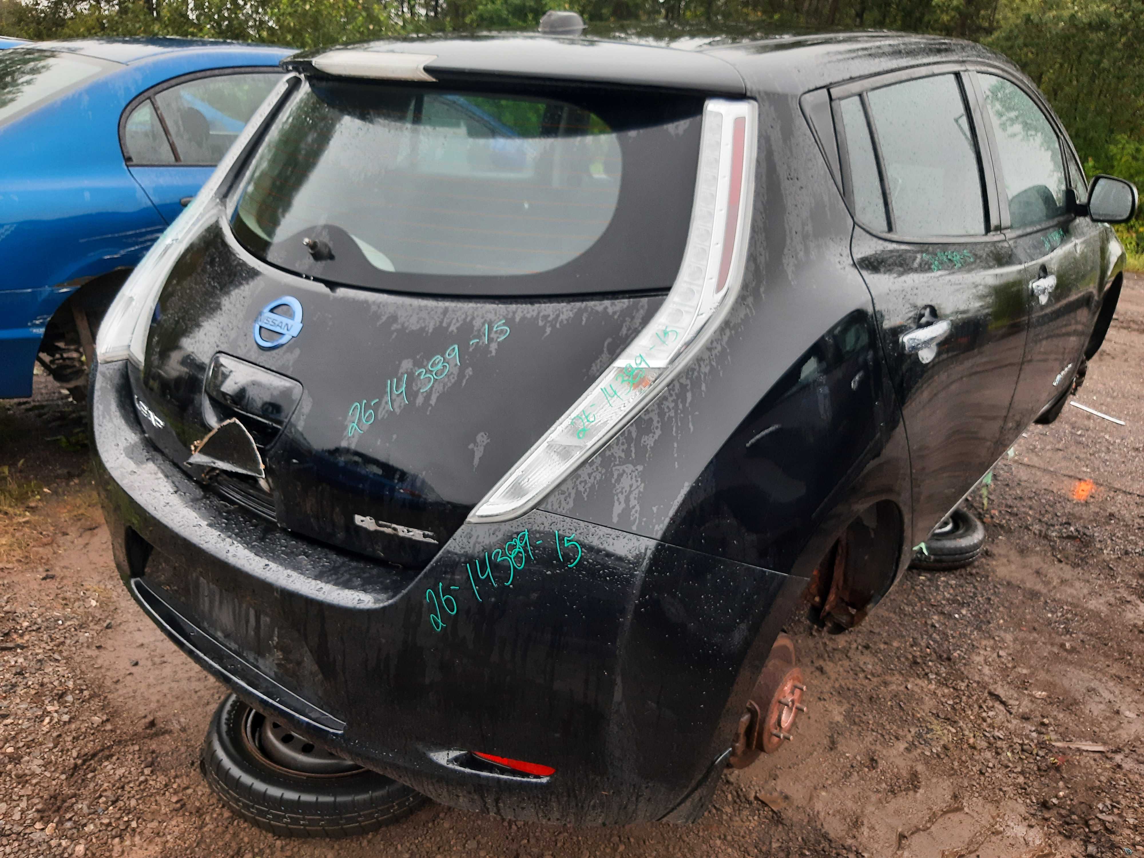 NISSAN LEAF 2015