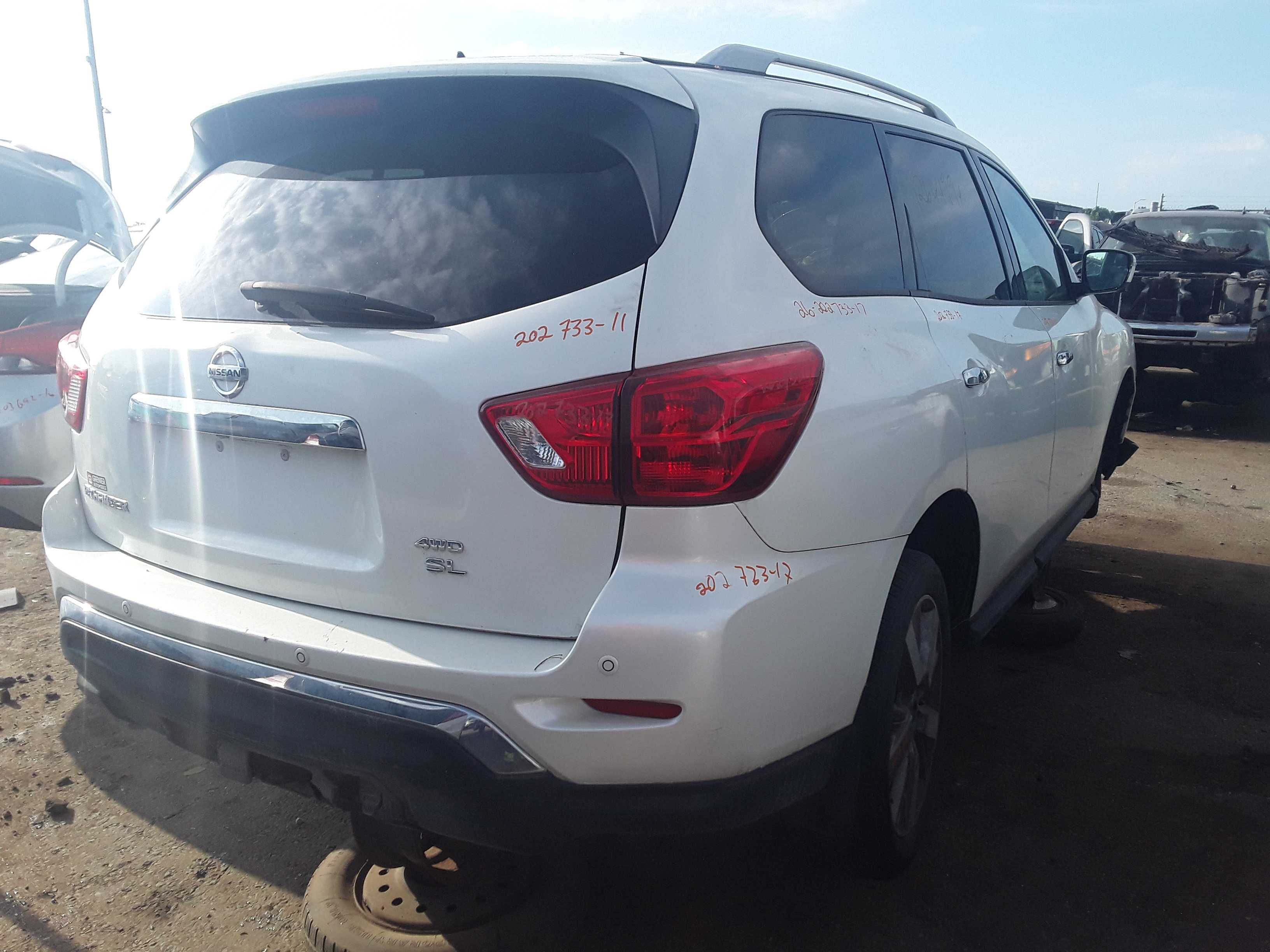 NISSAN PATHFINDER 2017