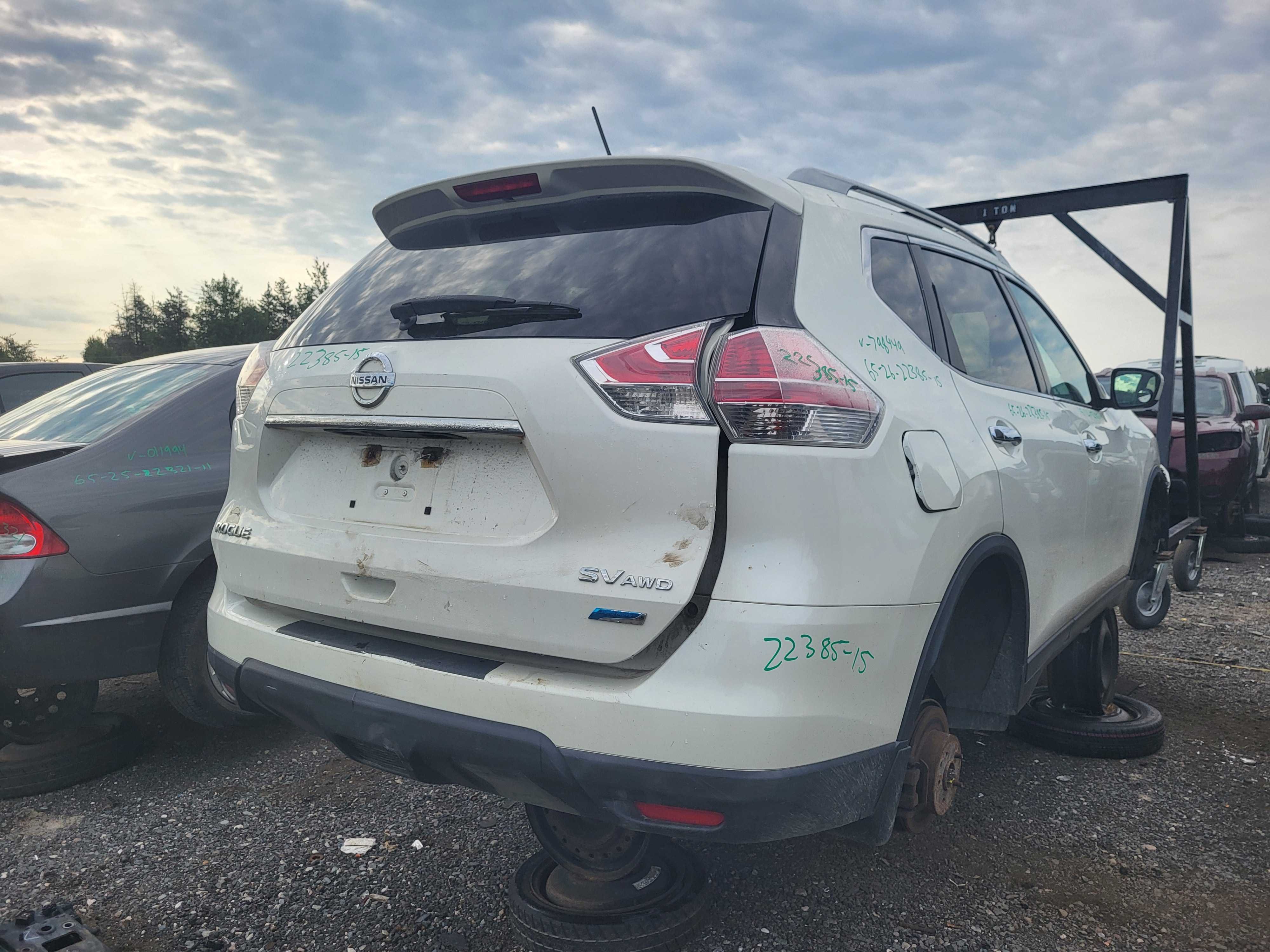 NISSAN ROGUE 2015