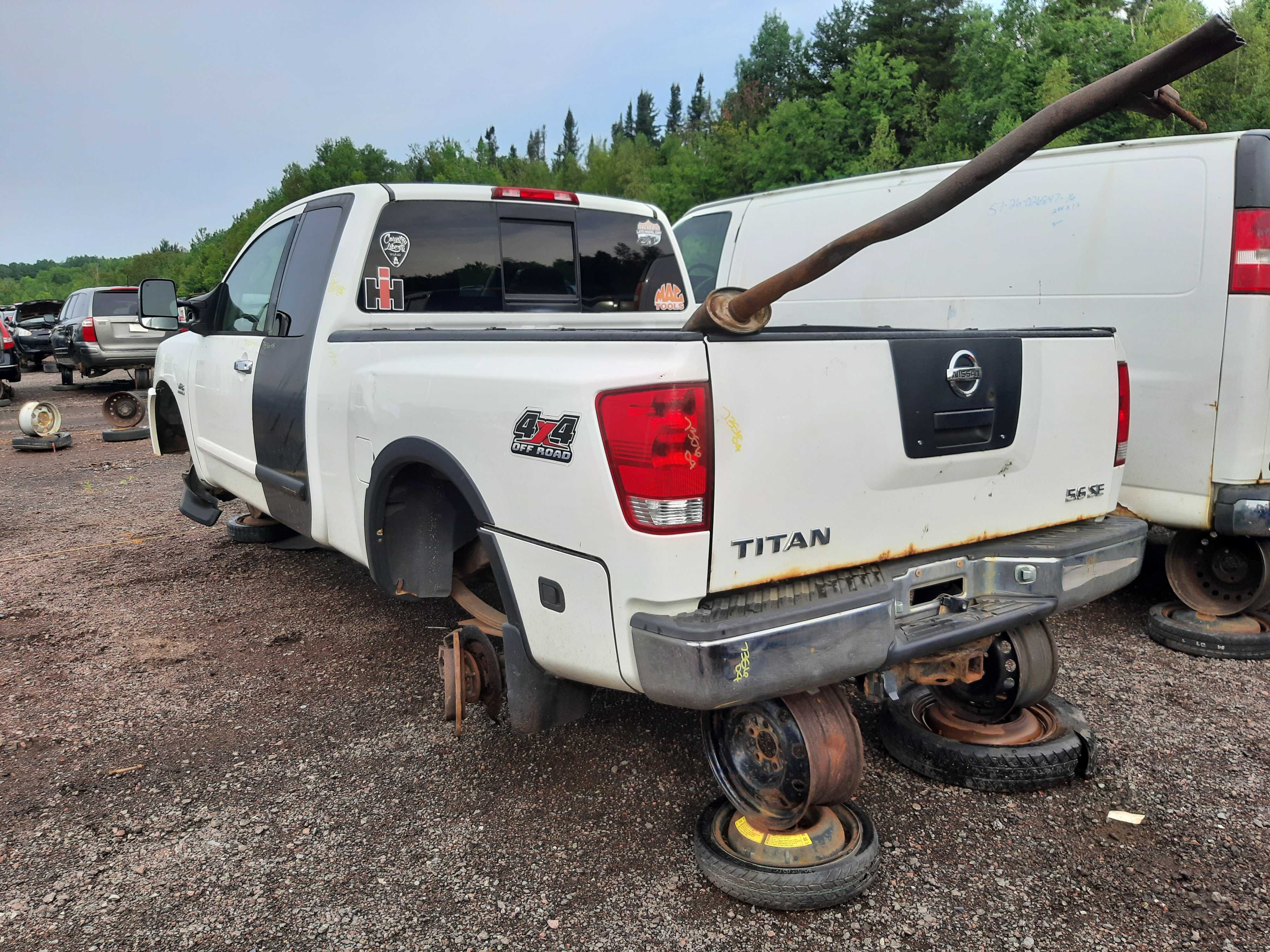 NISSAN TITAN 2004