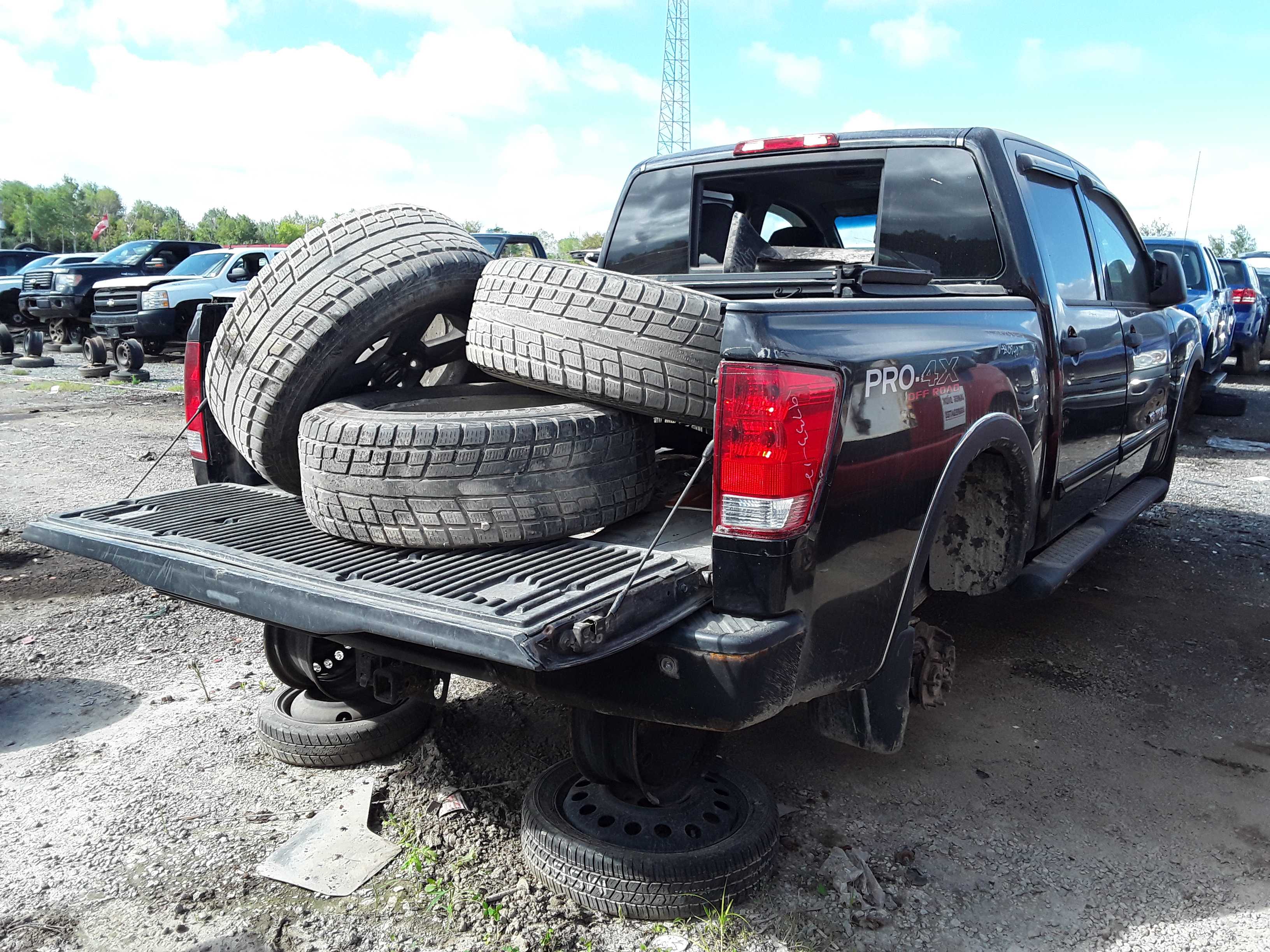 NISSAN TITAN 2012