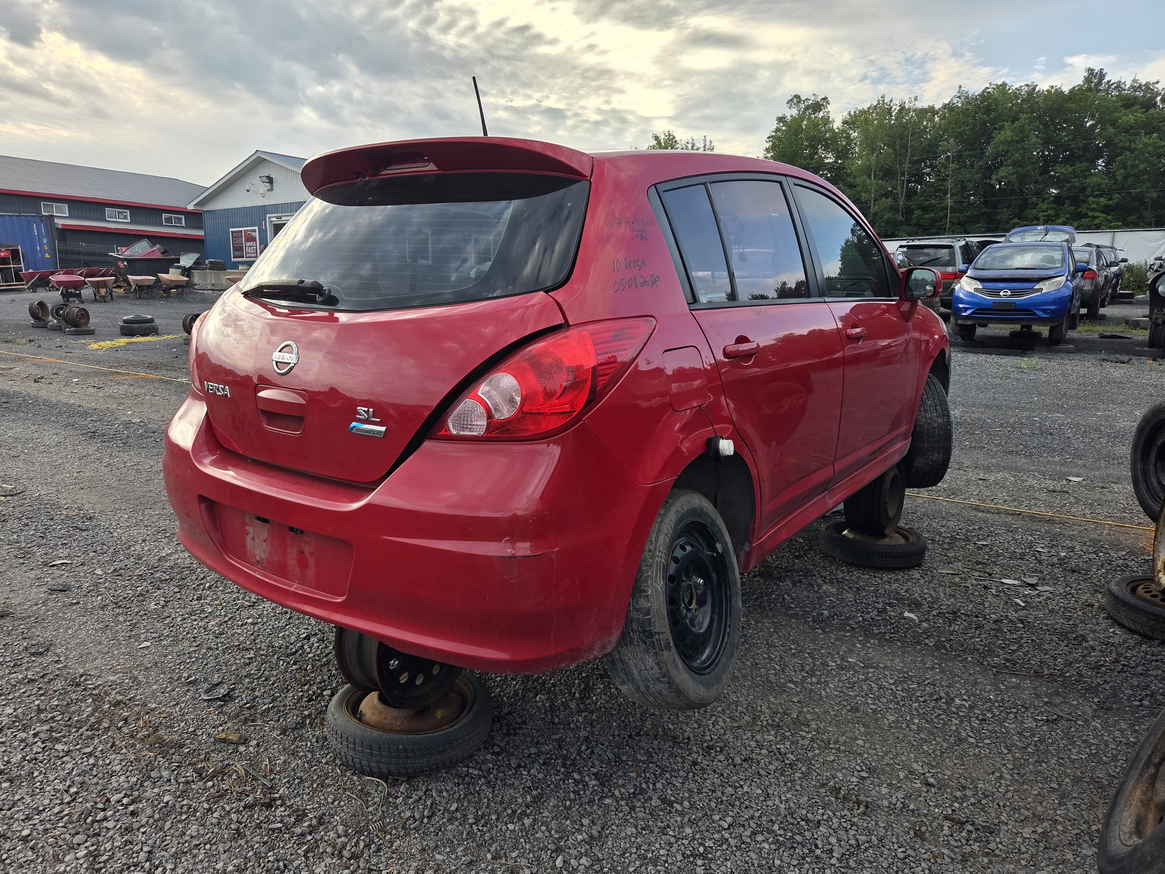 NISSAN VERSA 2010