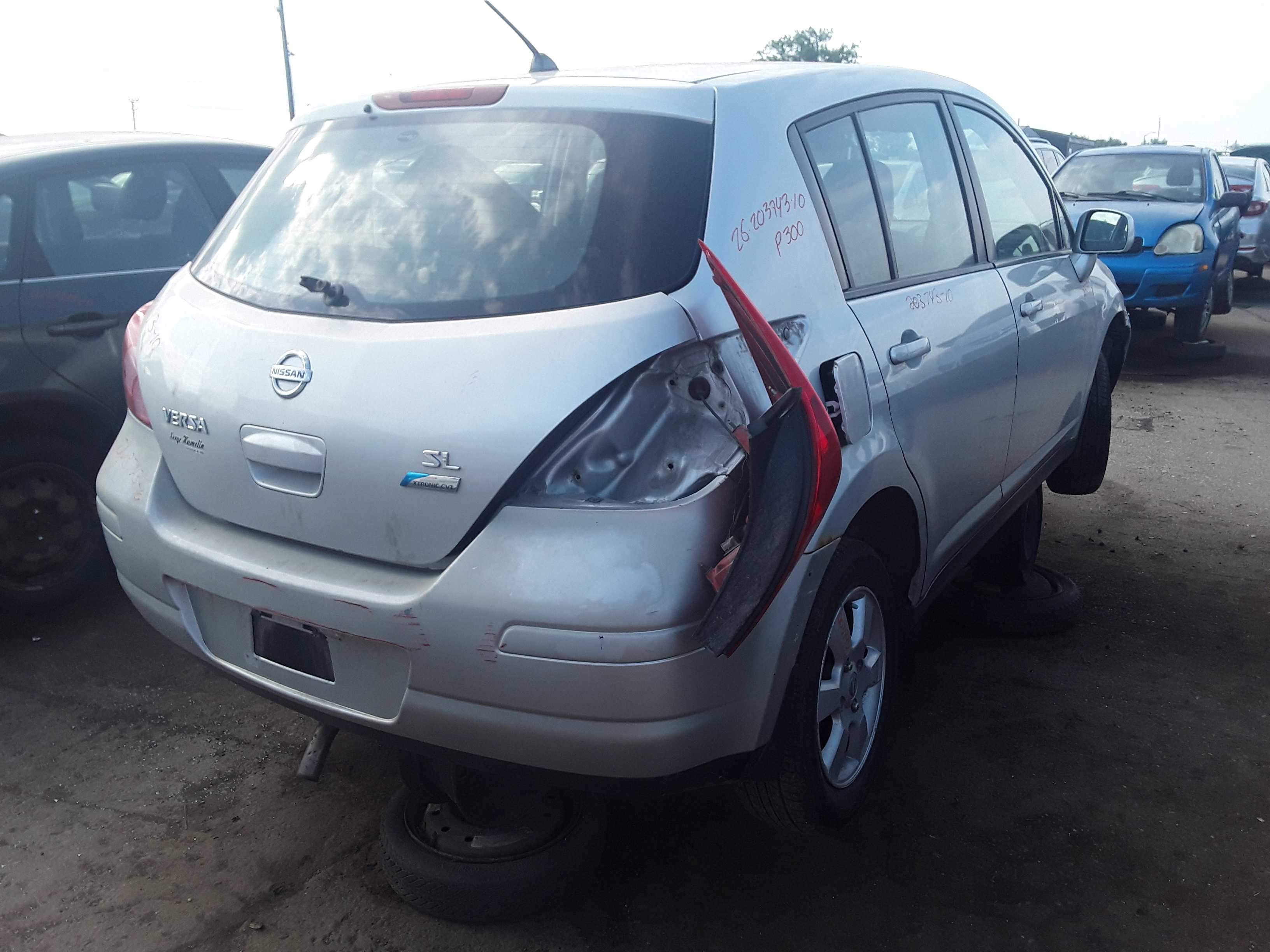 NISSAN VERSA 2010