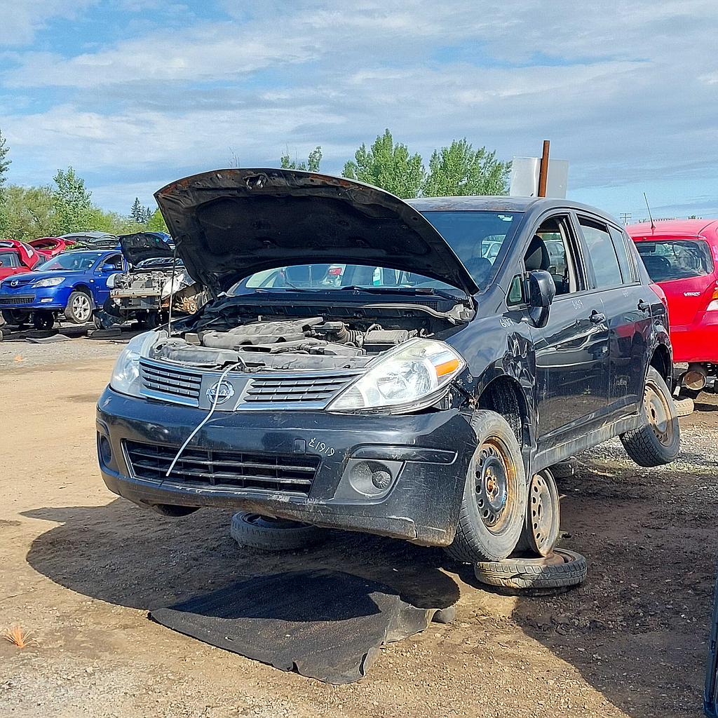 NISSAN VERSA 2010