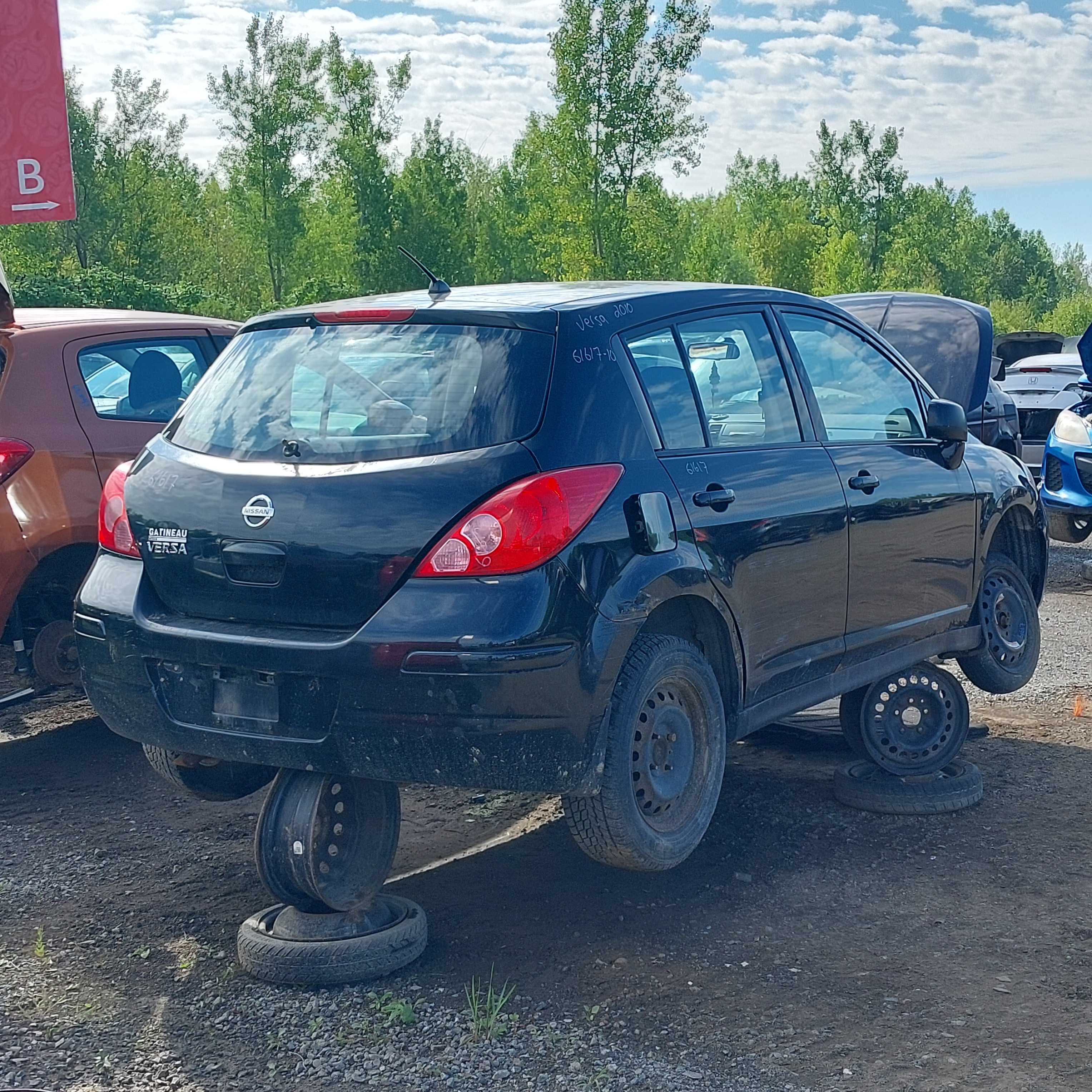 NISSAN VERSA 2010