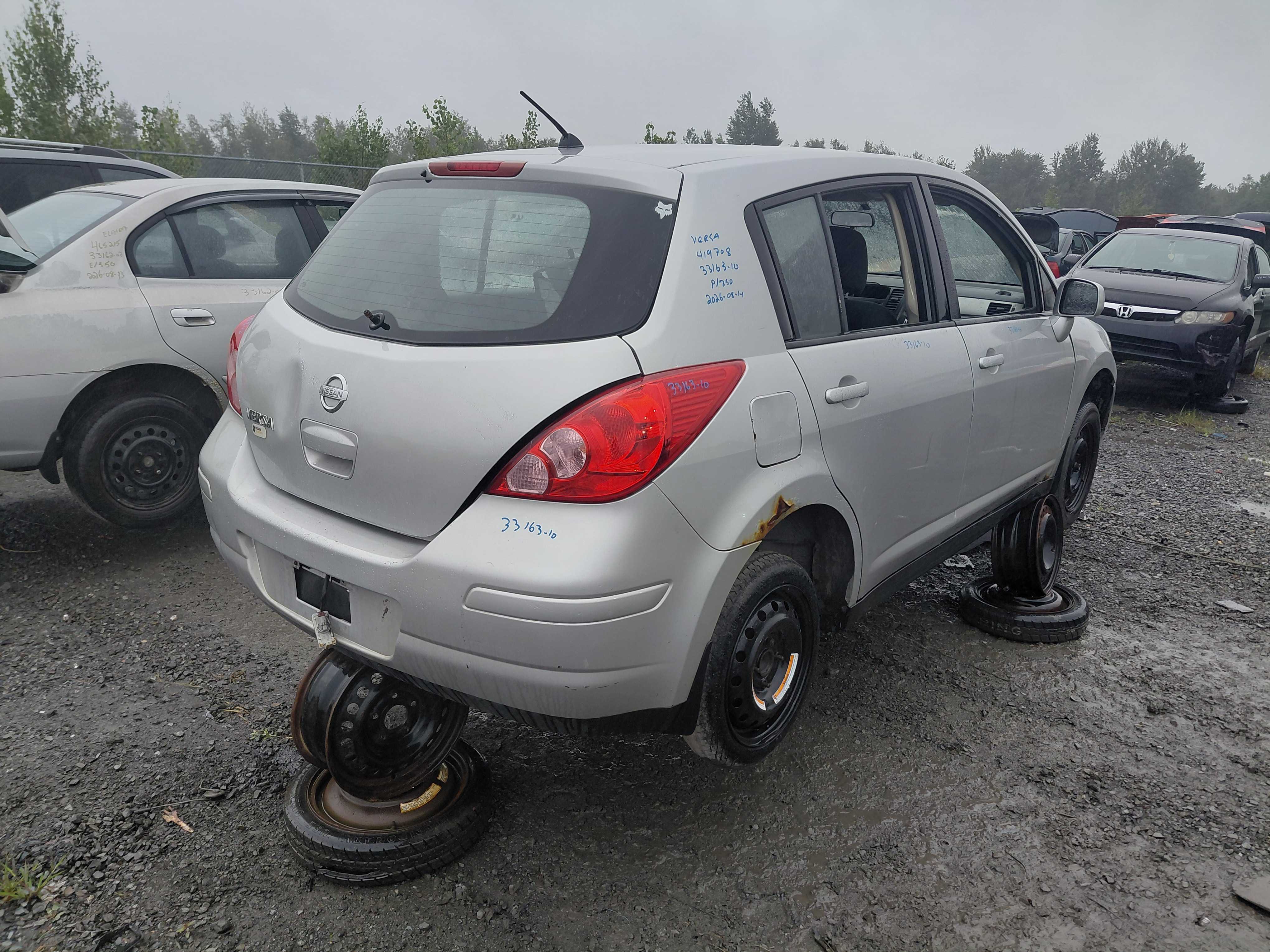 NISSAN VERSA 2010