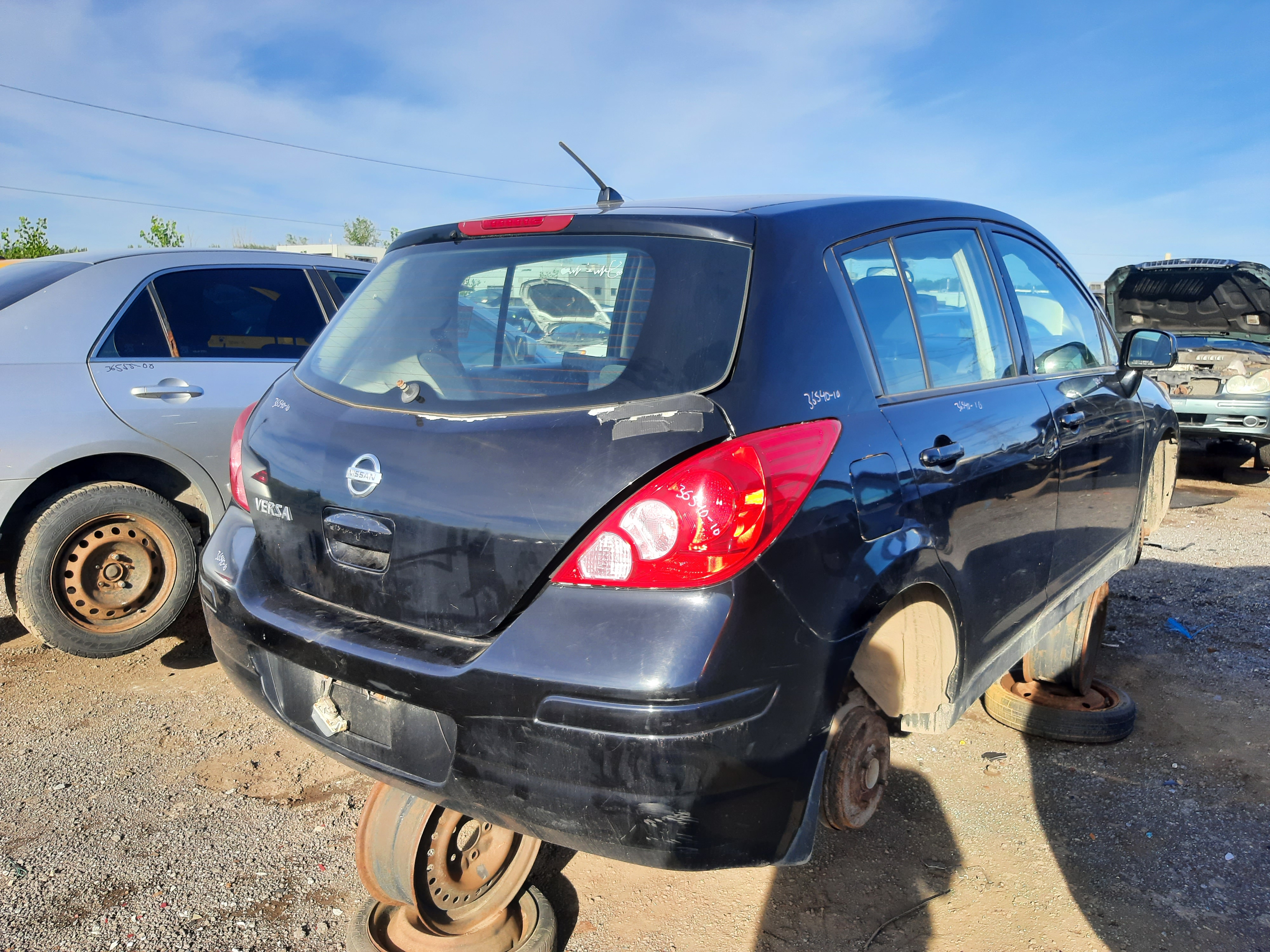 NISSAN VERSA 2010
