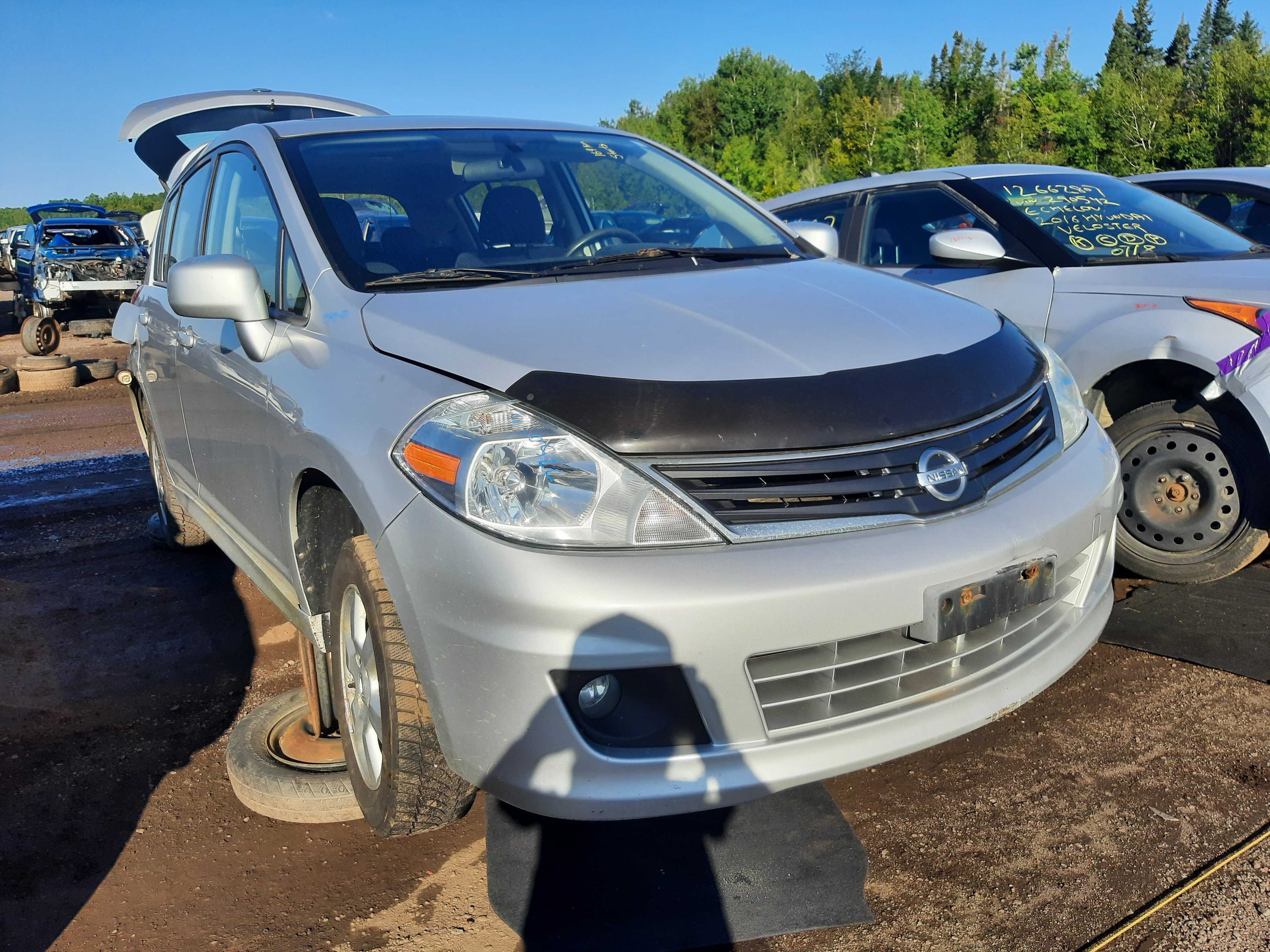 NISSAN VERSA 2010