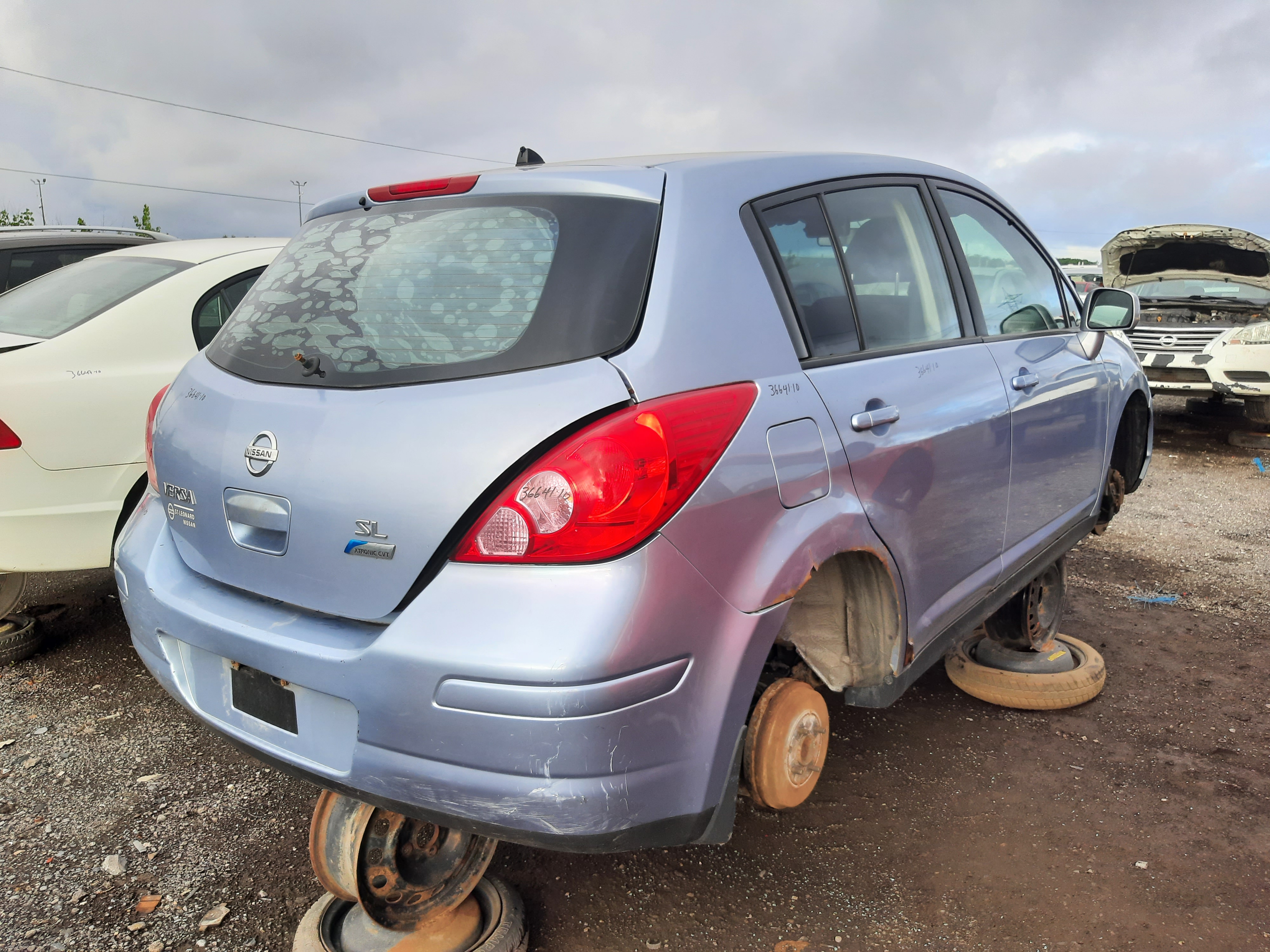 NISSAN VERSA 2010
