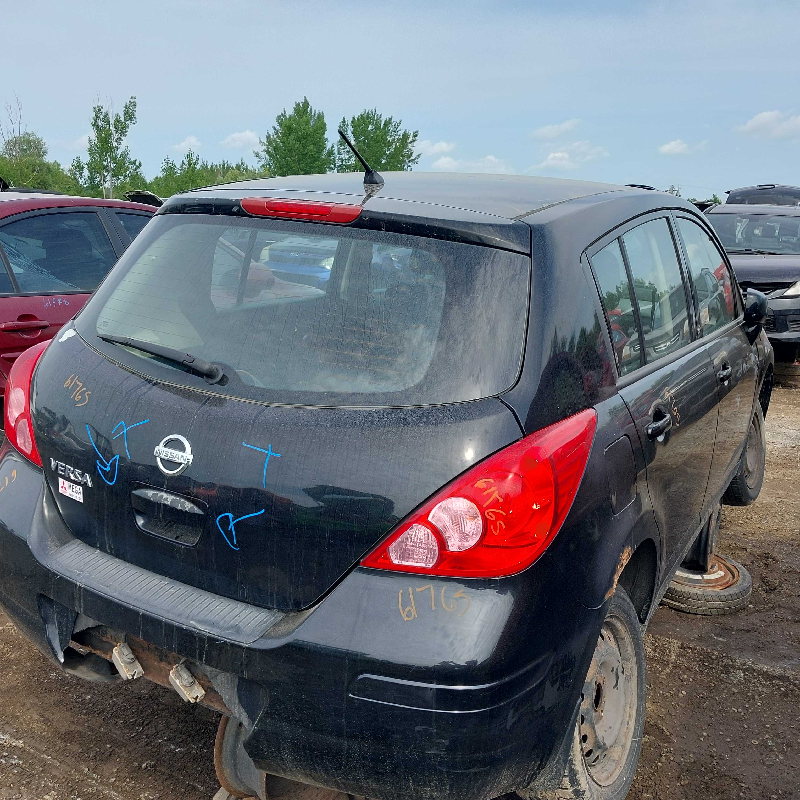 NISSAN VERSA 2011