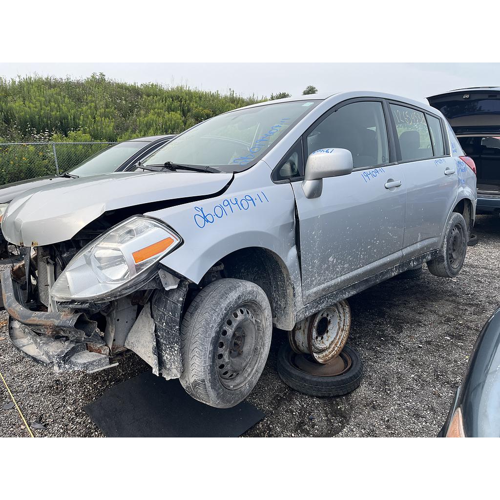 NISSAN VERSA 2011