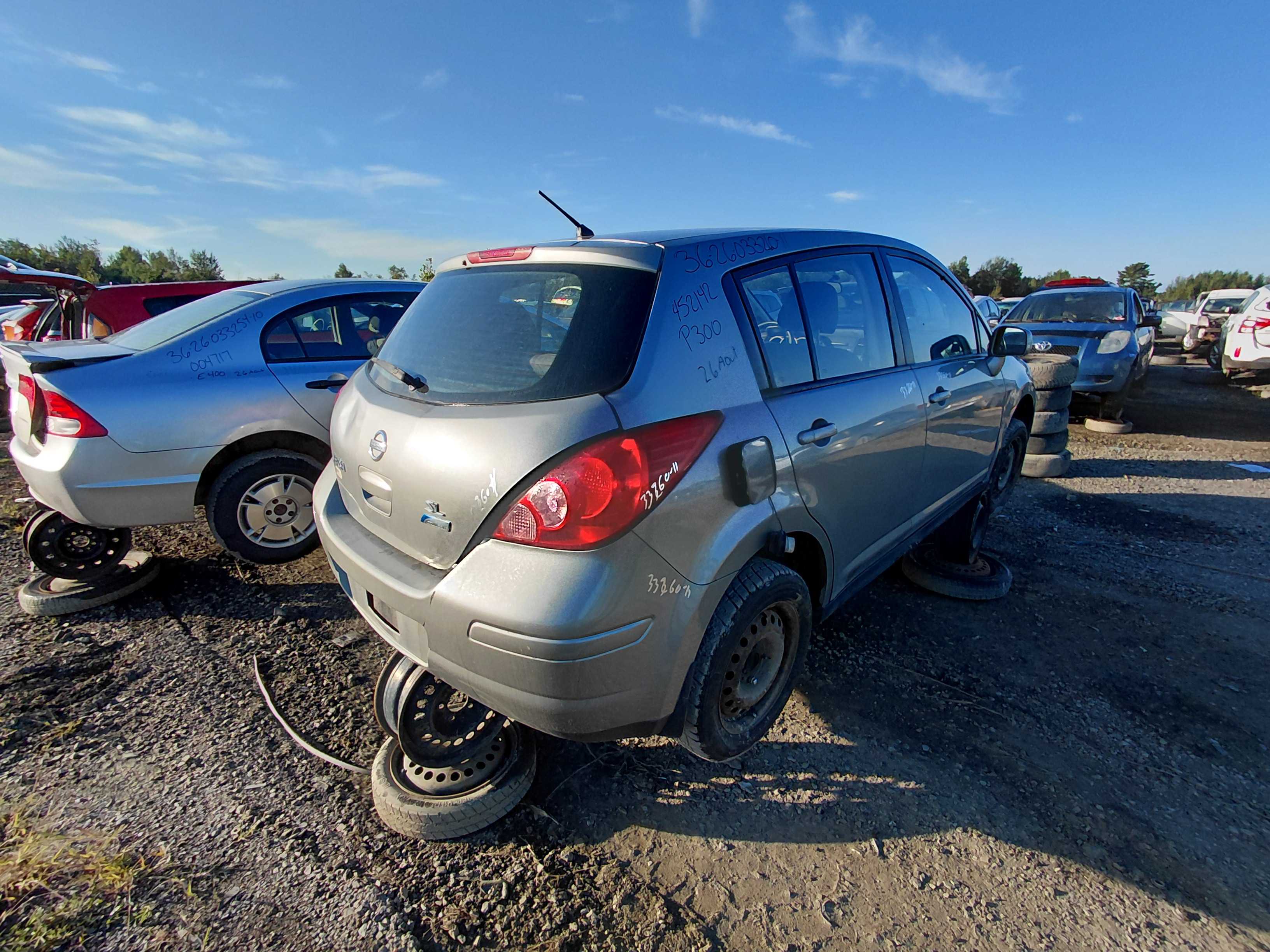 NISSAN VERSA 2011