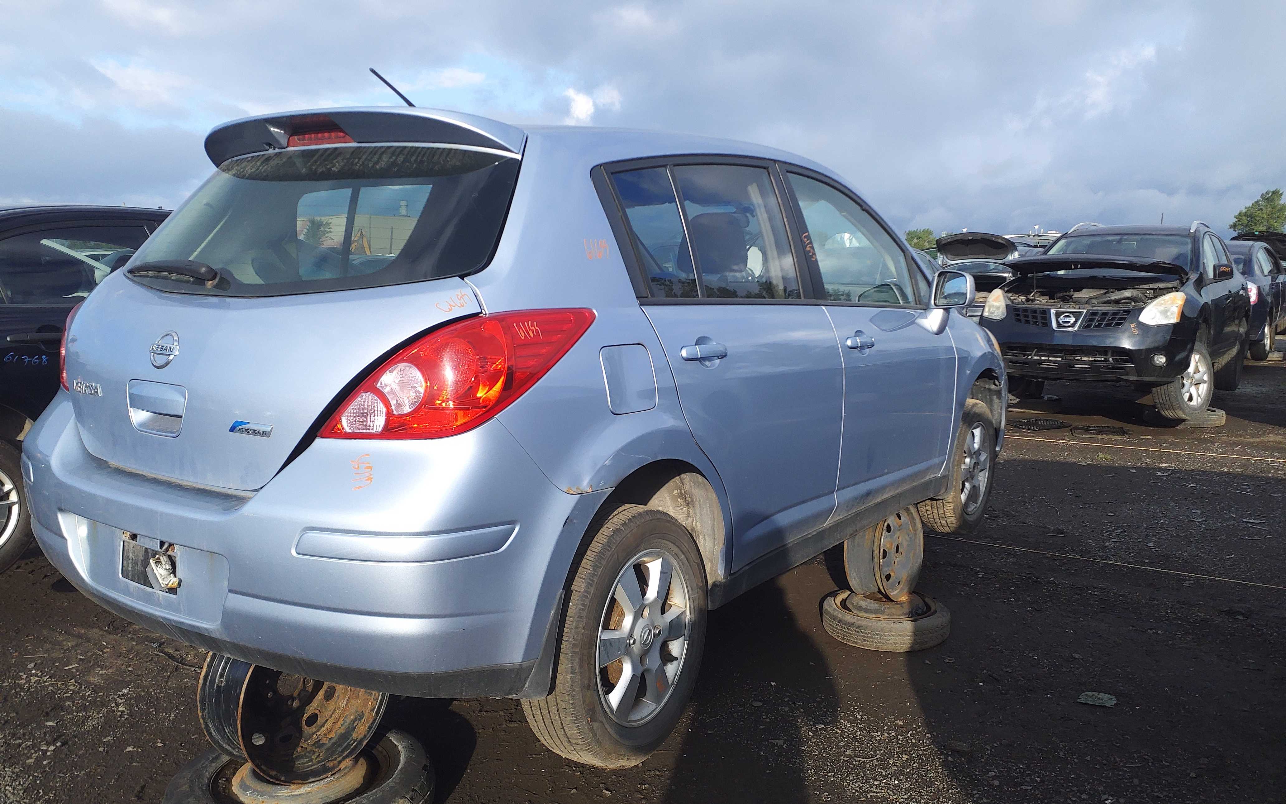 NISSAN VERSA 2011