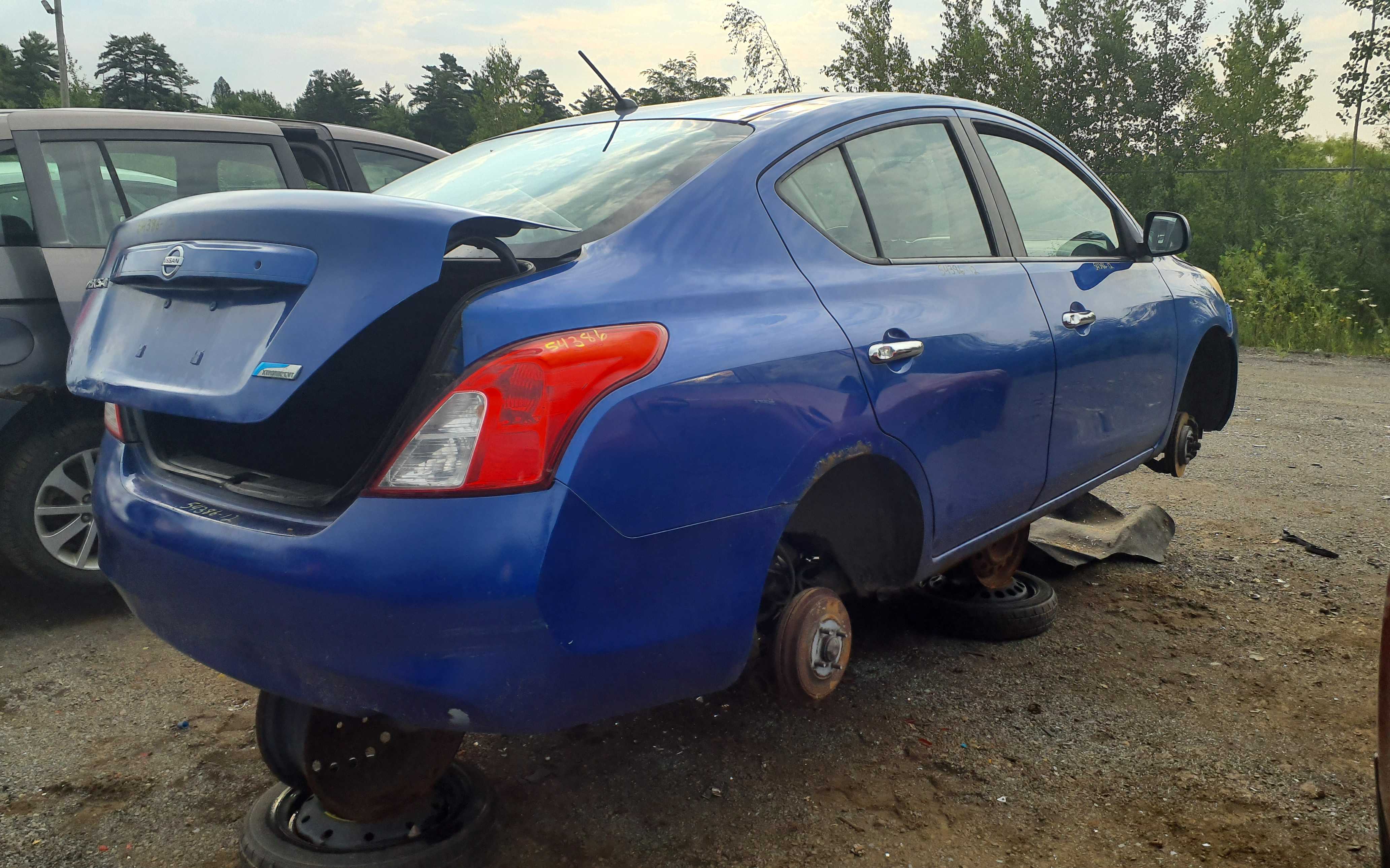 NISSAN VERSA 2012
