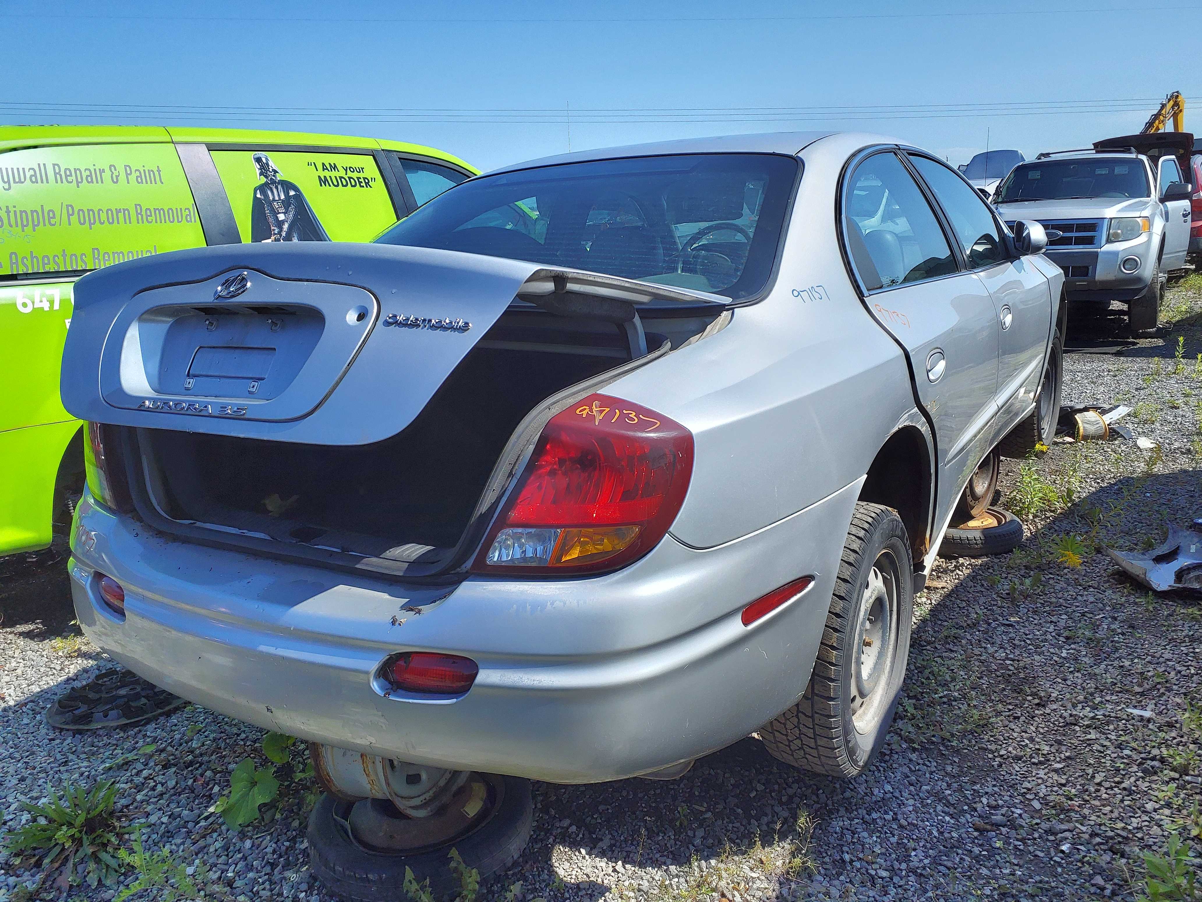 OLDSMOBILE AURORA 2001