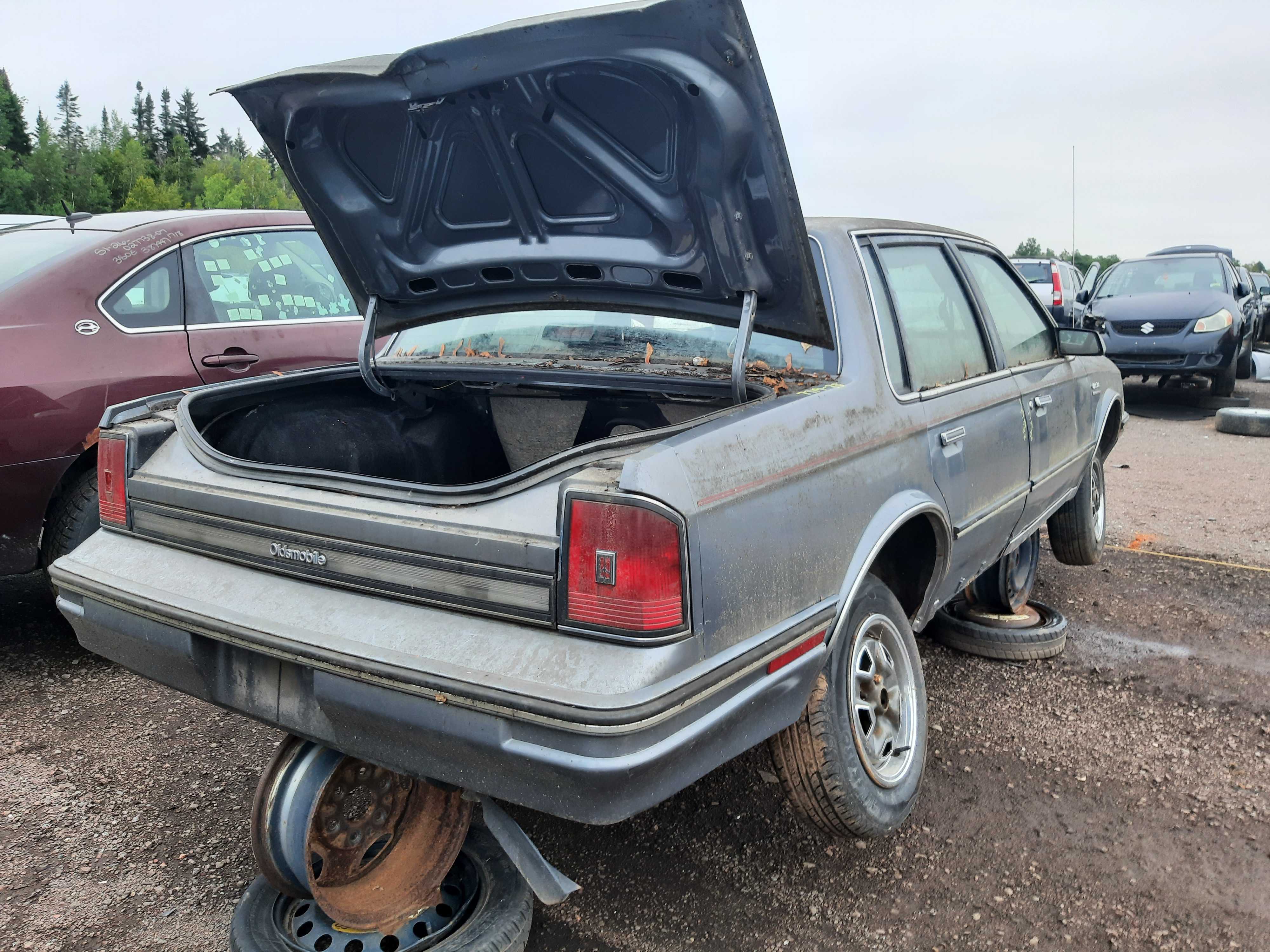 OLDSMOBILE CUTLASS 1988