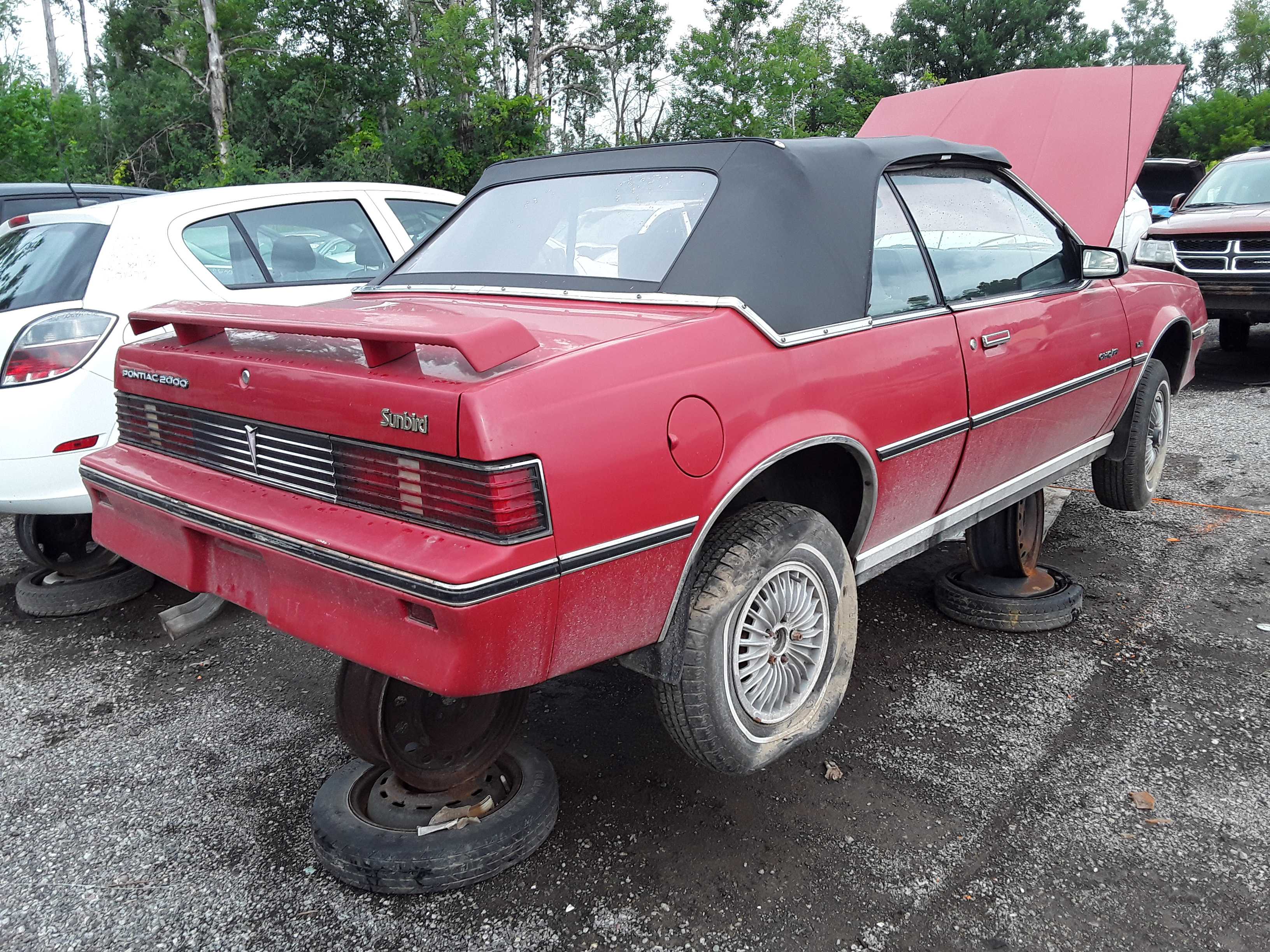 PONTIAC J2000 1983