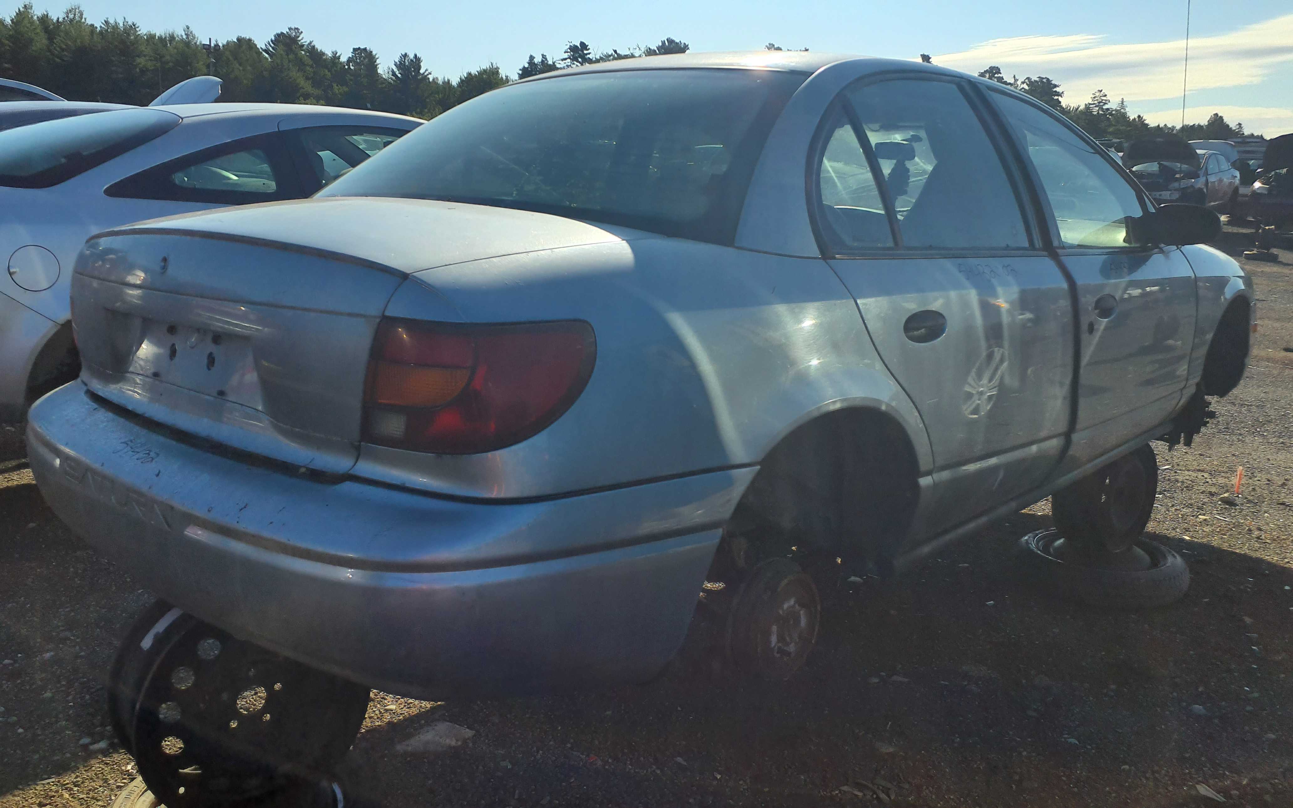 SATURN SL 2002