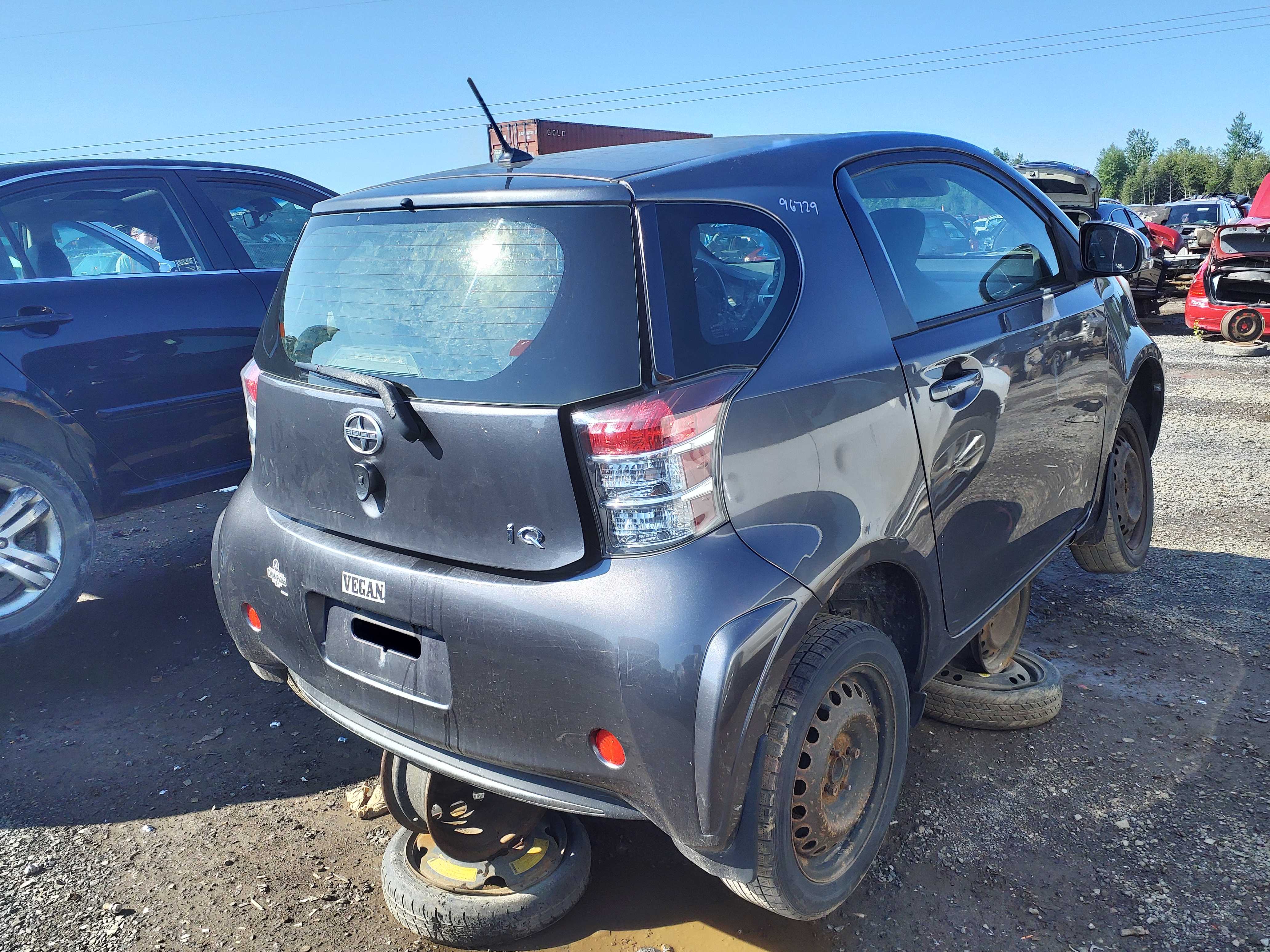 SCION IQ 2012