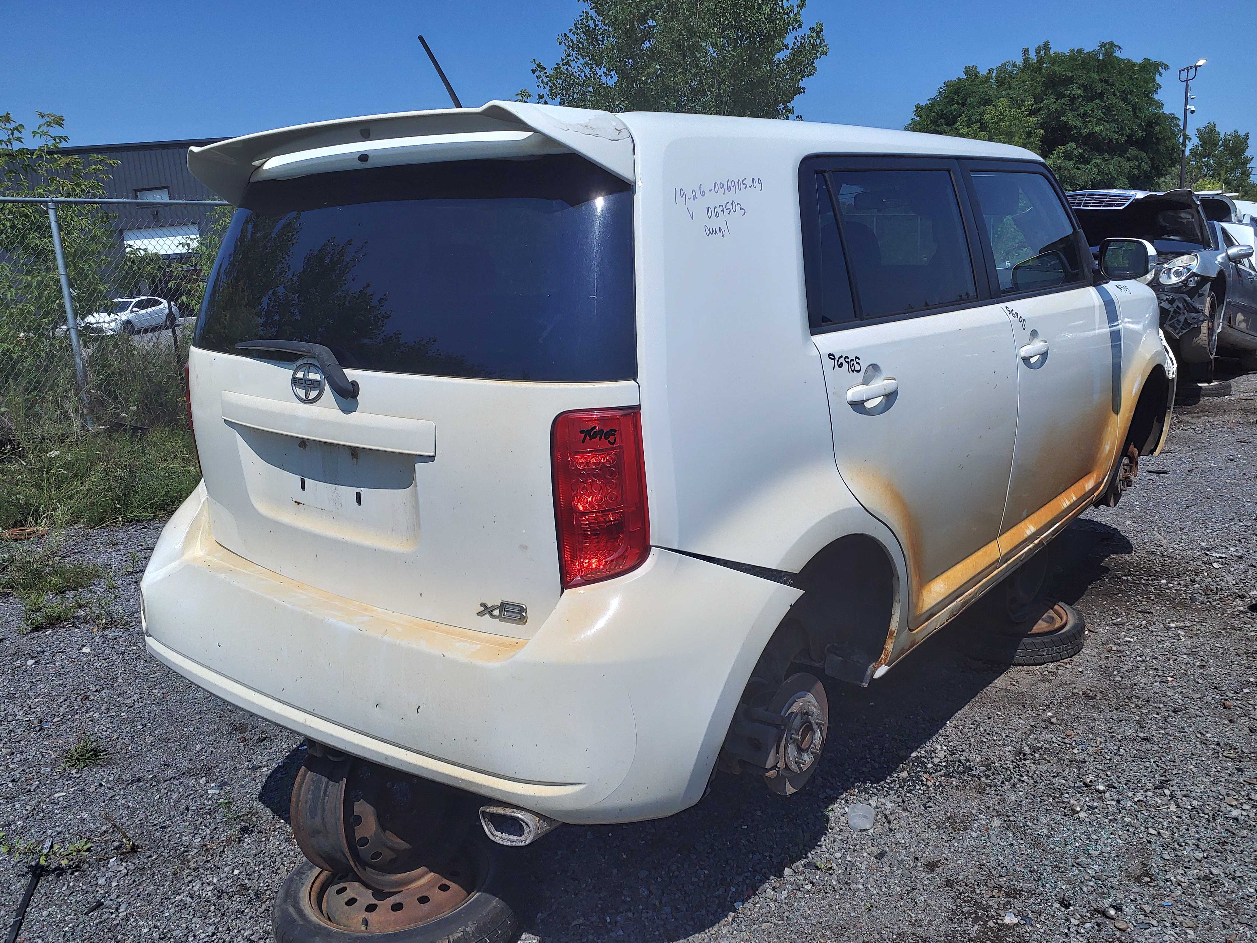 SCION XB 2009
