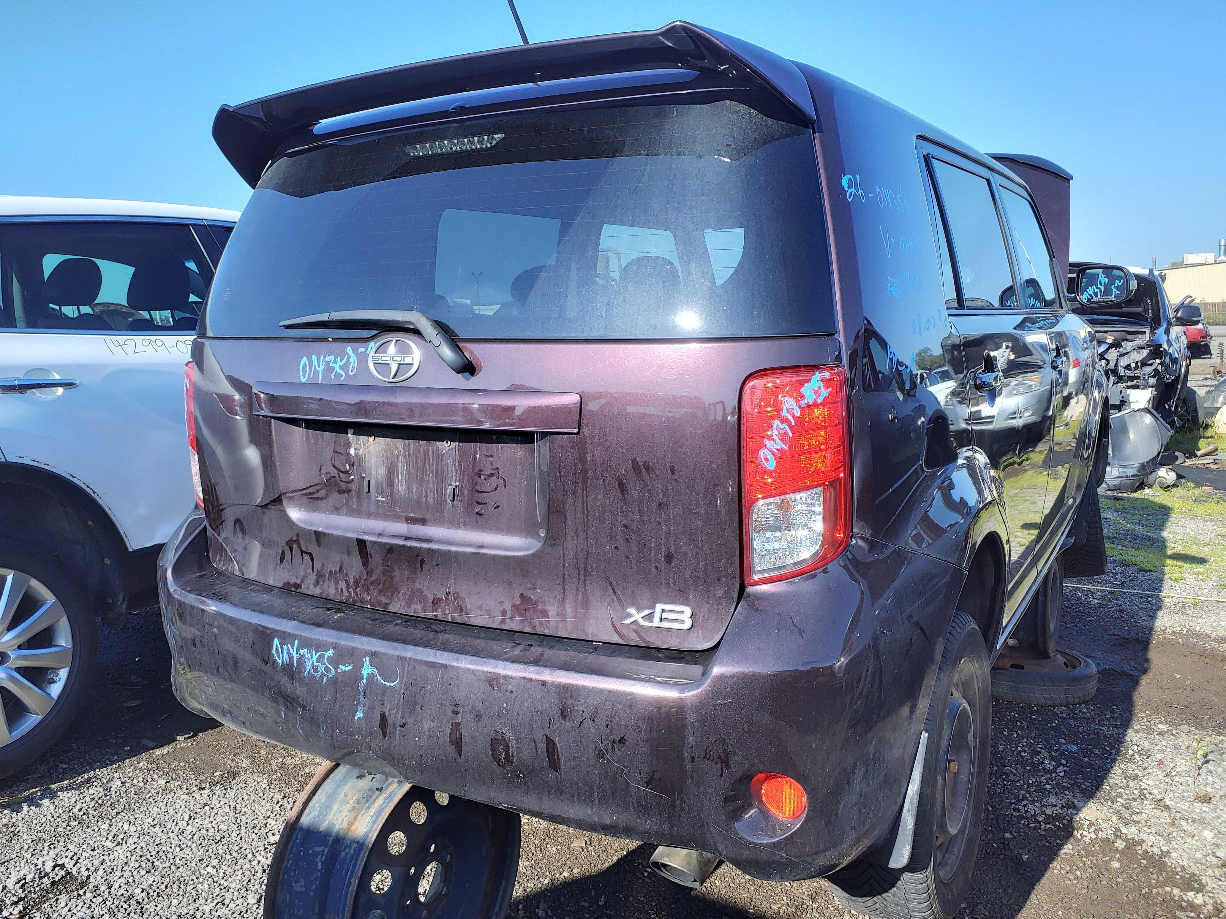 SCION XB 2012