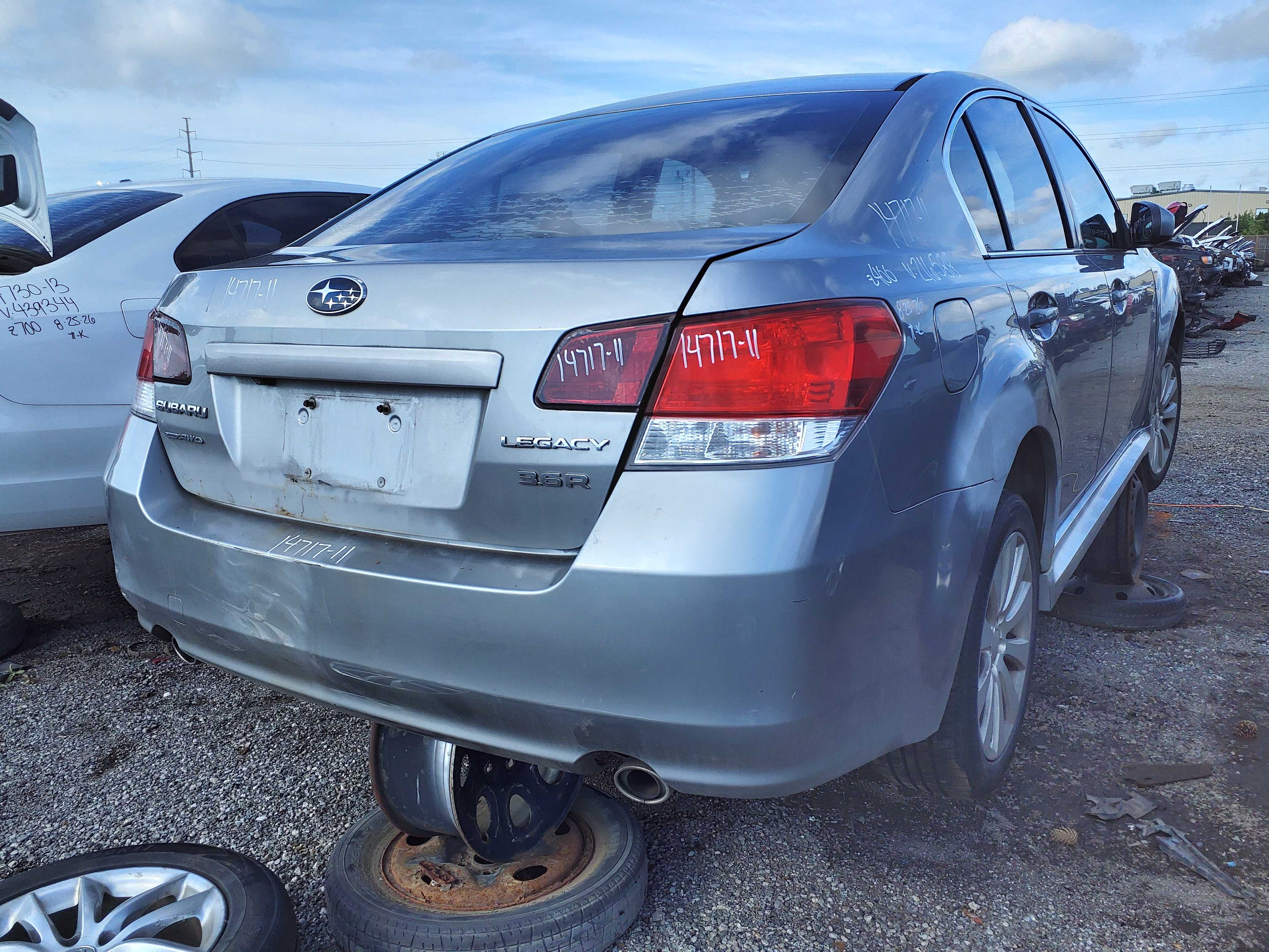 SUBARU LEGACY 2011
