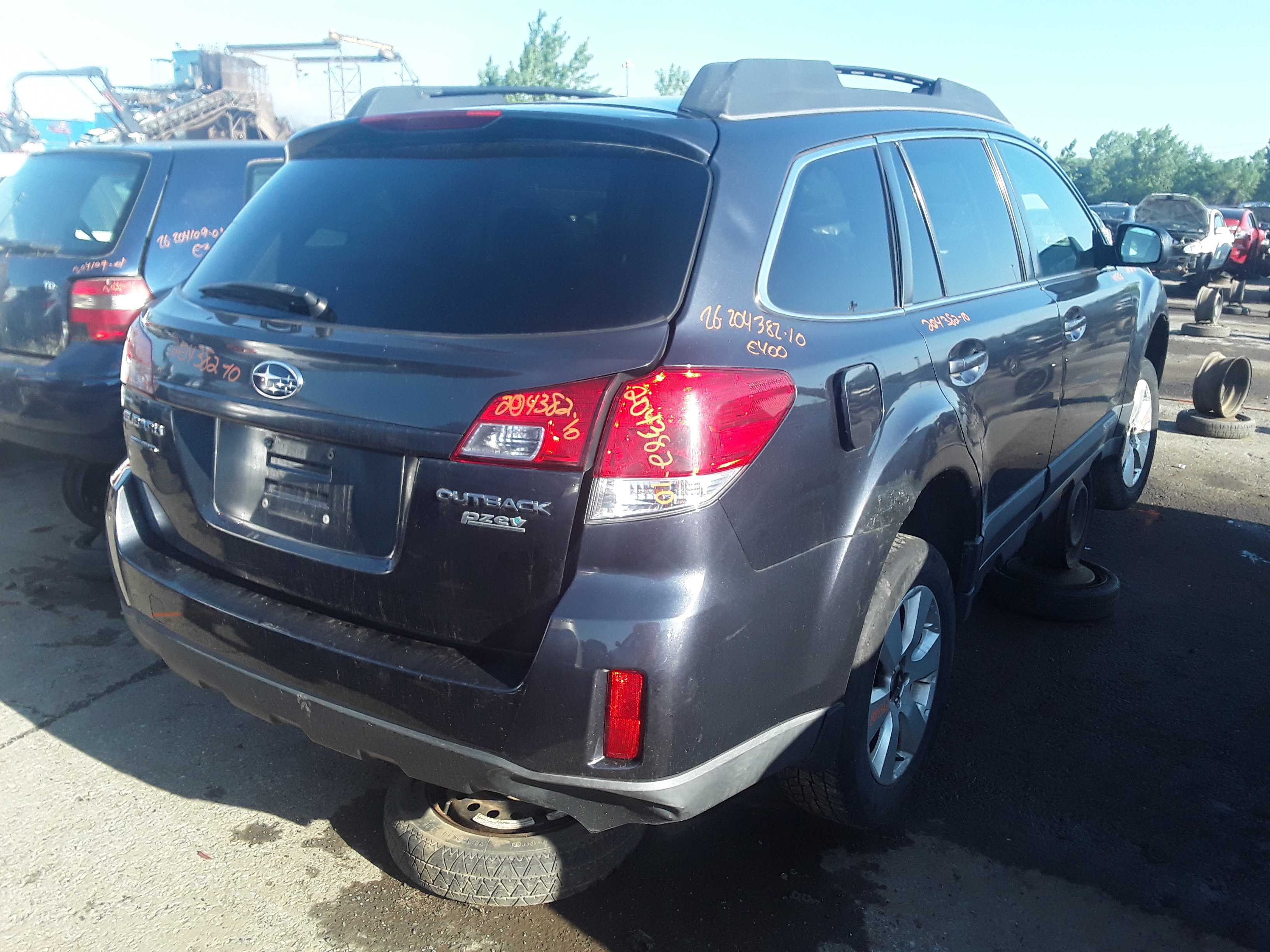 SUBARU OUTBACK 2010