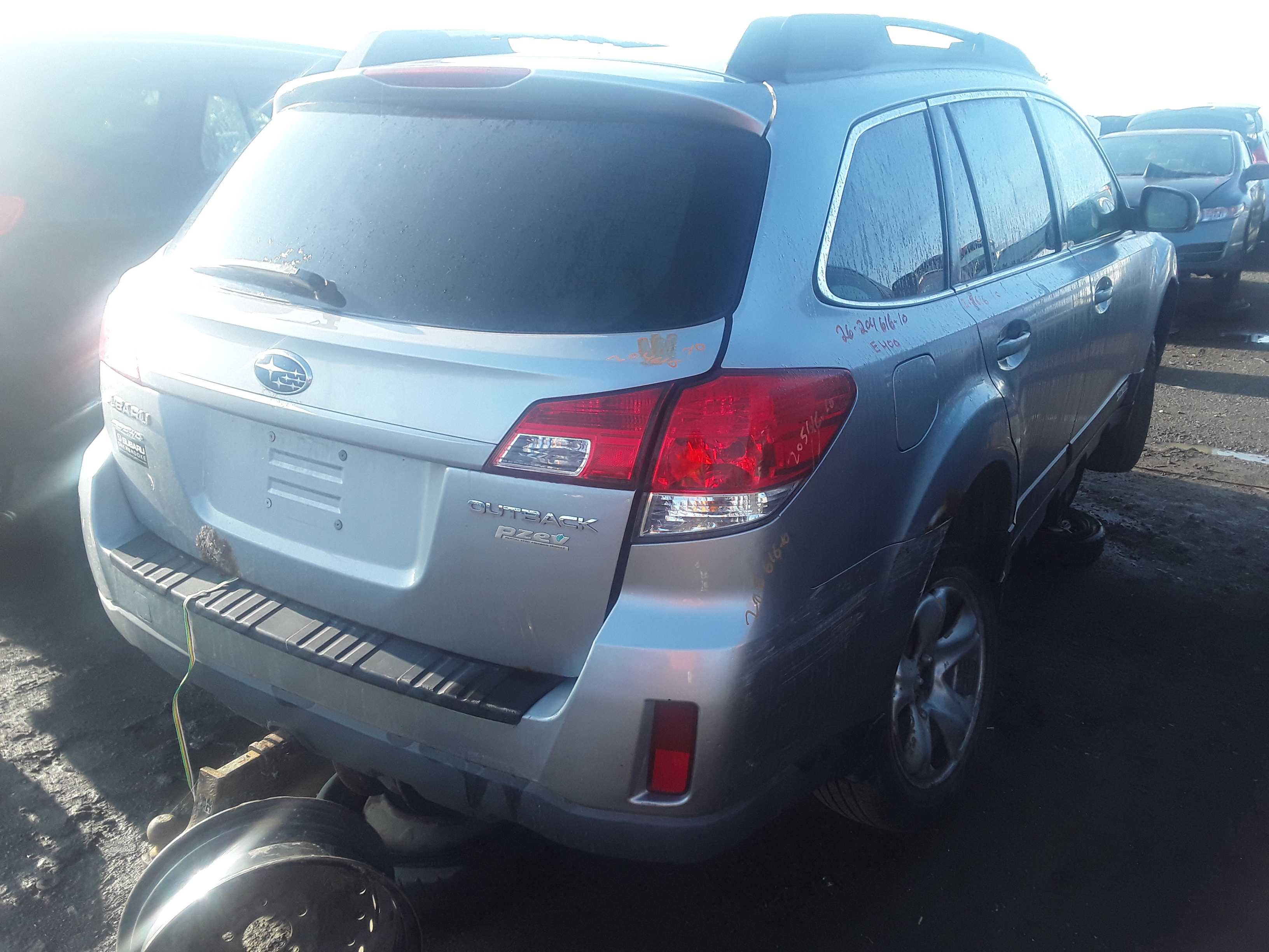 SUBARU OUTBACK 2010