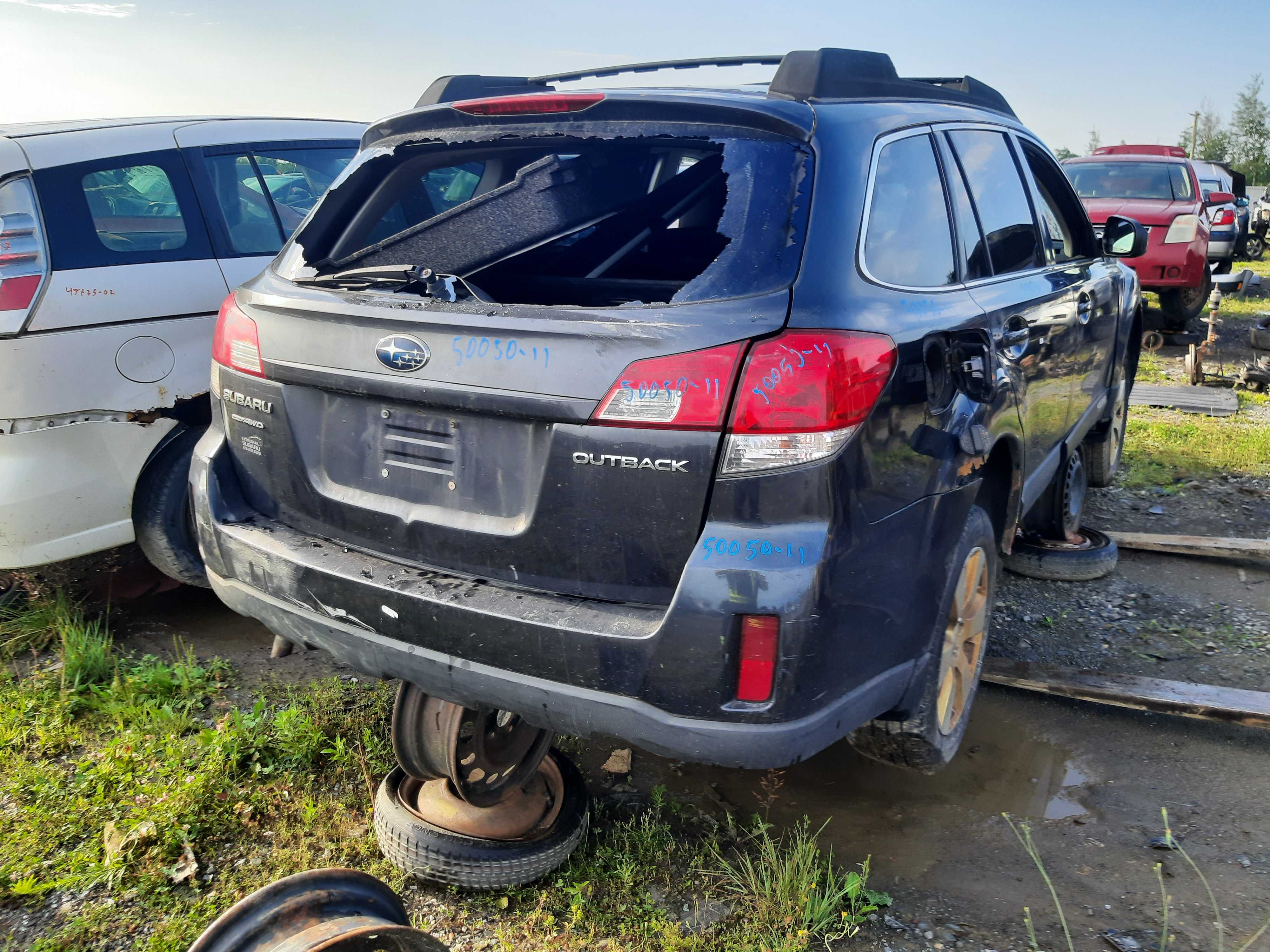 SUBARU OUTBACK 2011