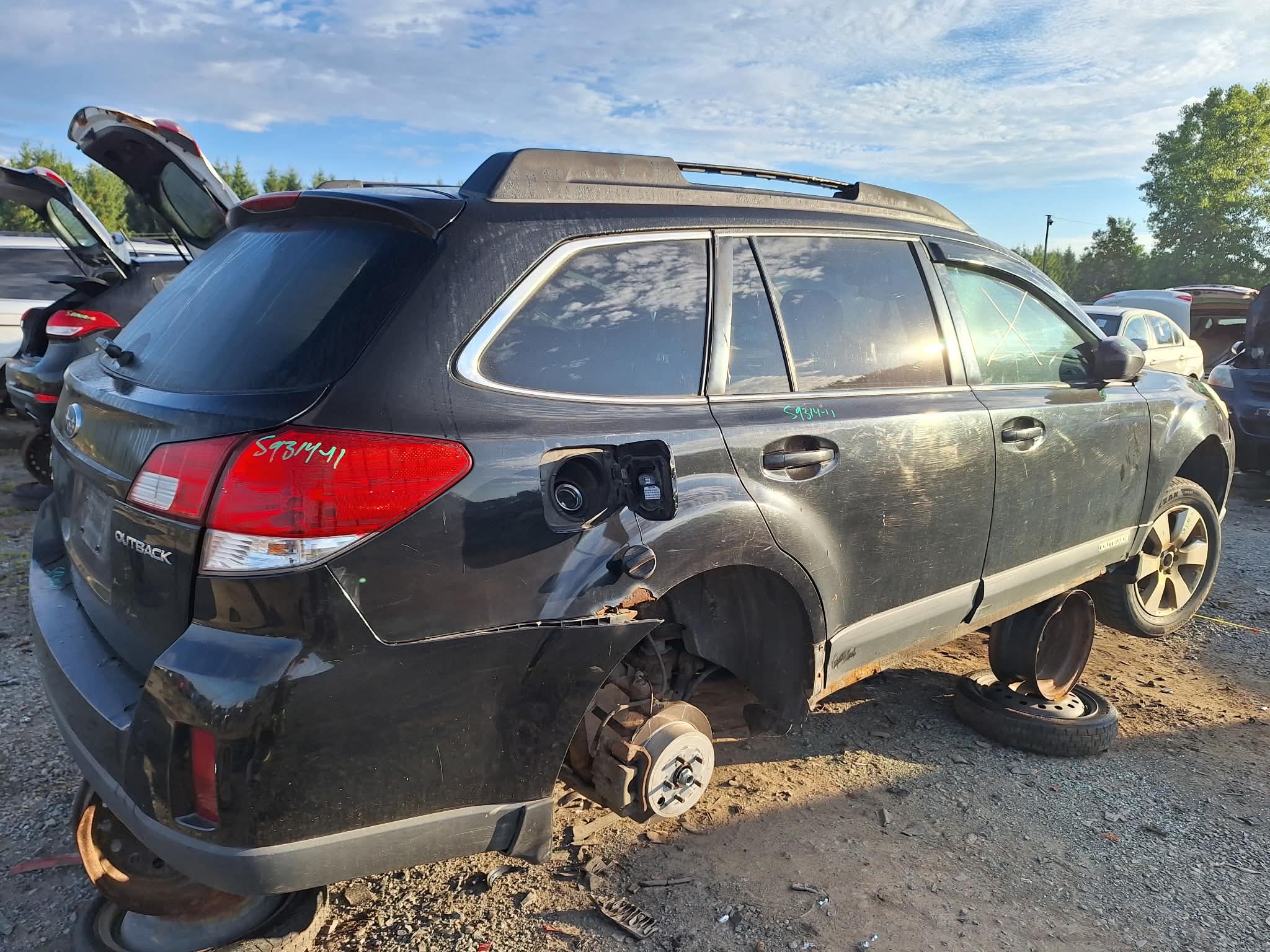 SUBARU OUTBACK 2011