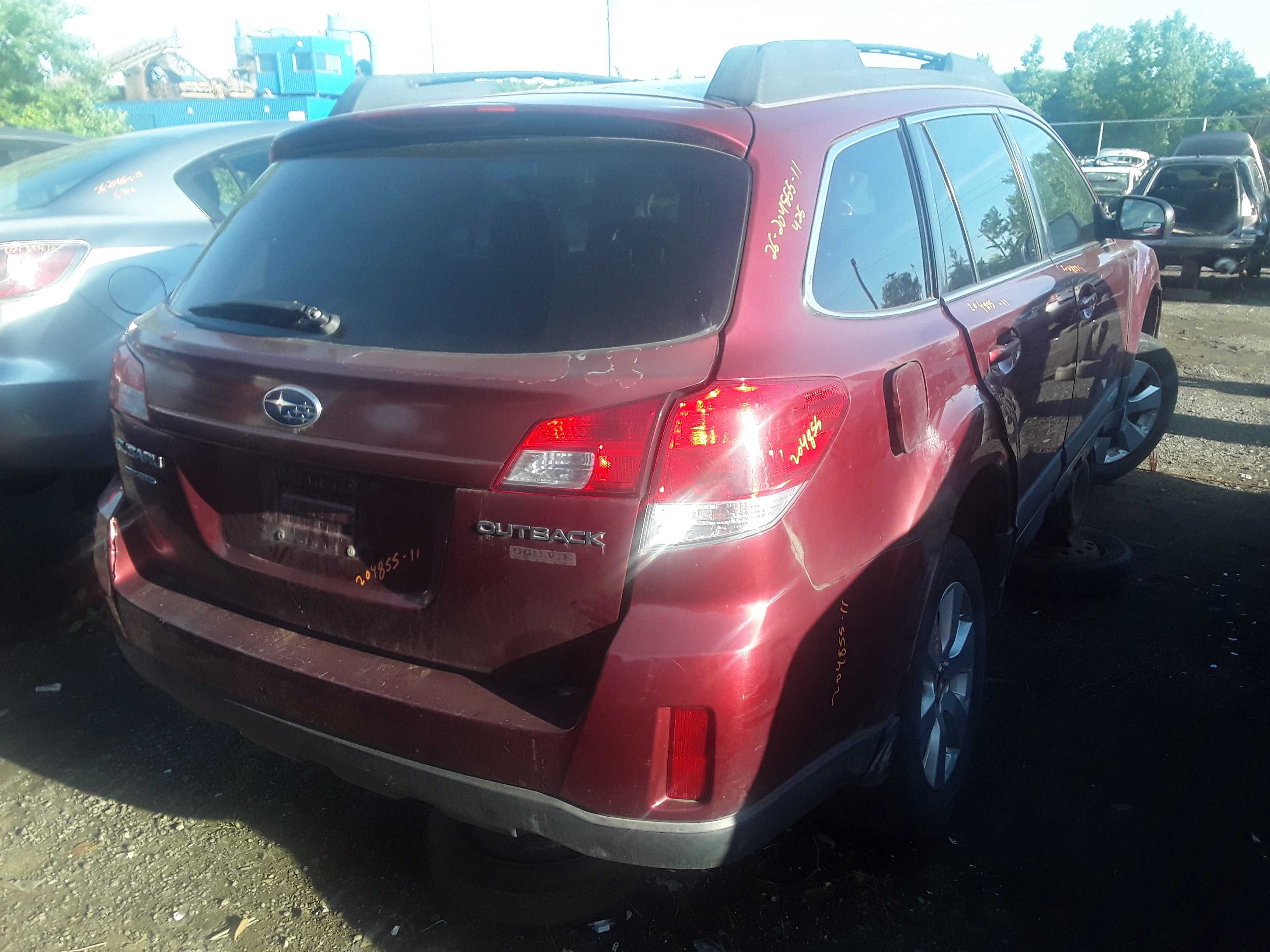 SUBARU OUTBACK 2011