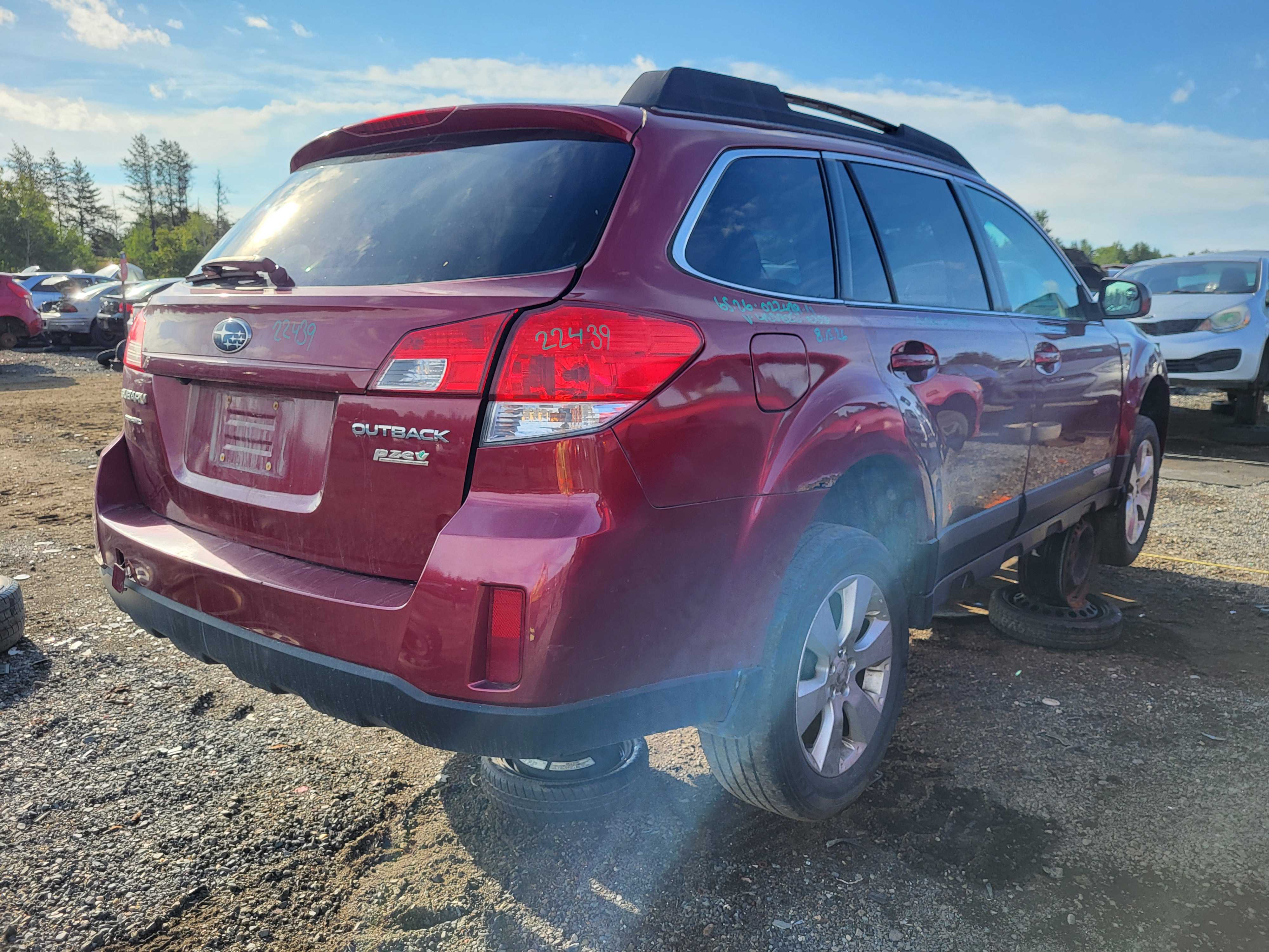 SUBARU OUTBACK 2011