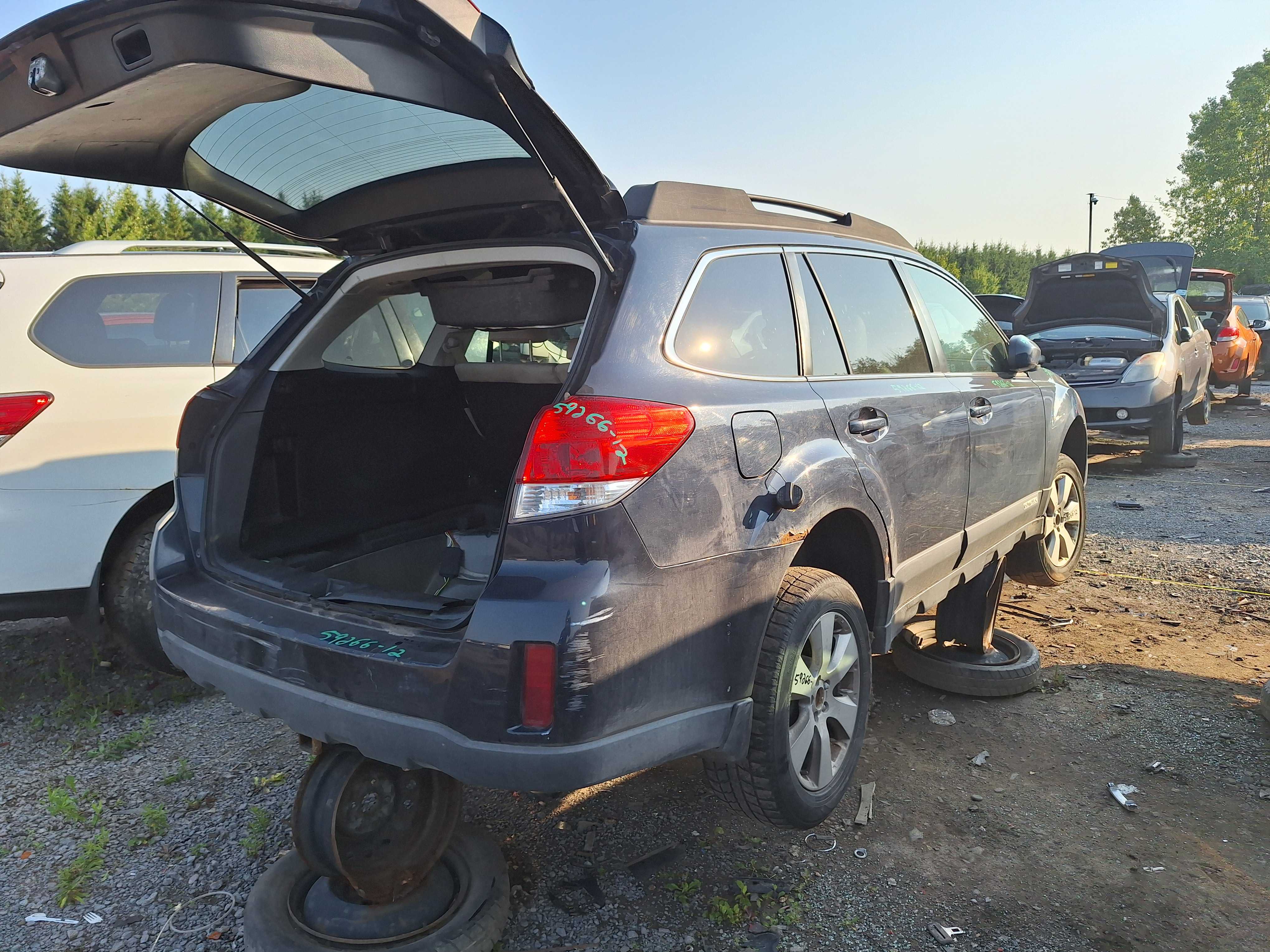 SUBARU OUTBACK 2012