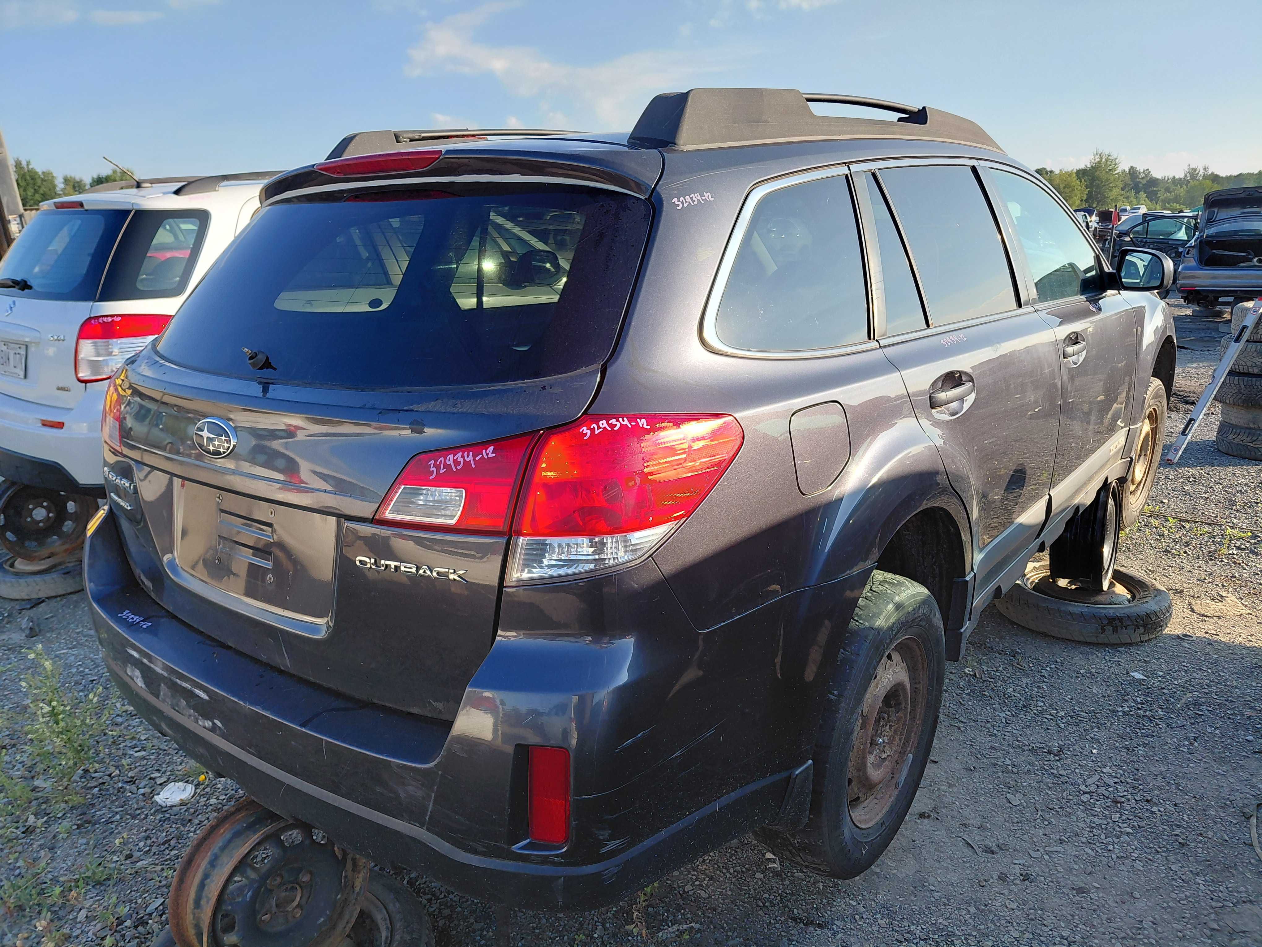 SUBARU OUTBACK 2012