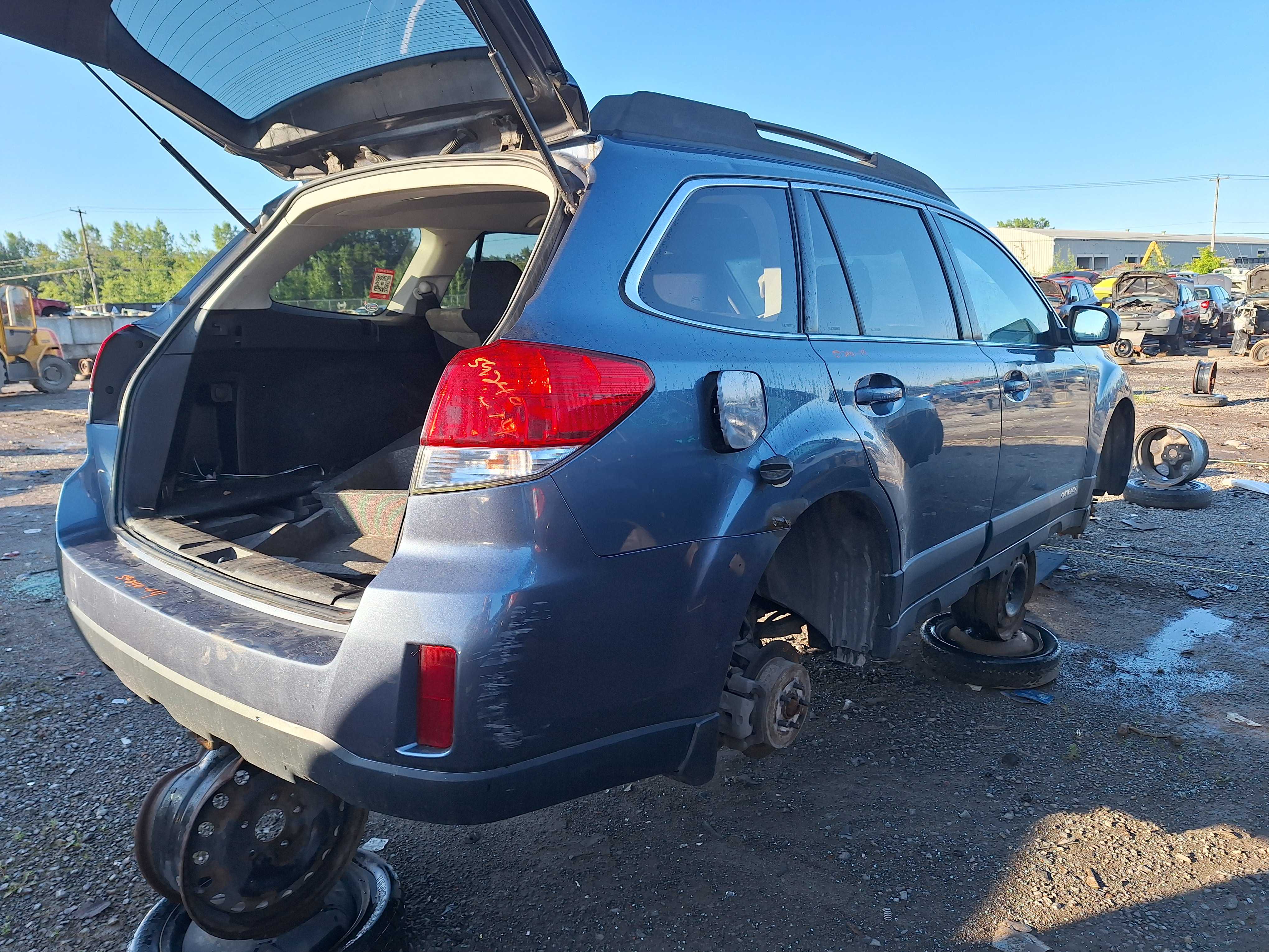 SUBARU OUTBACK 2014
