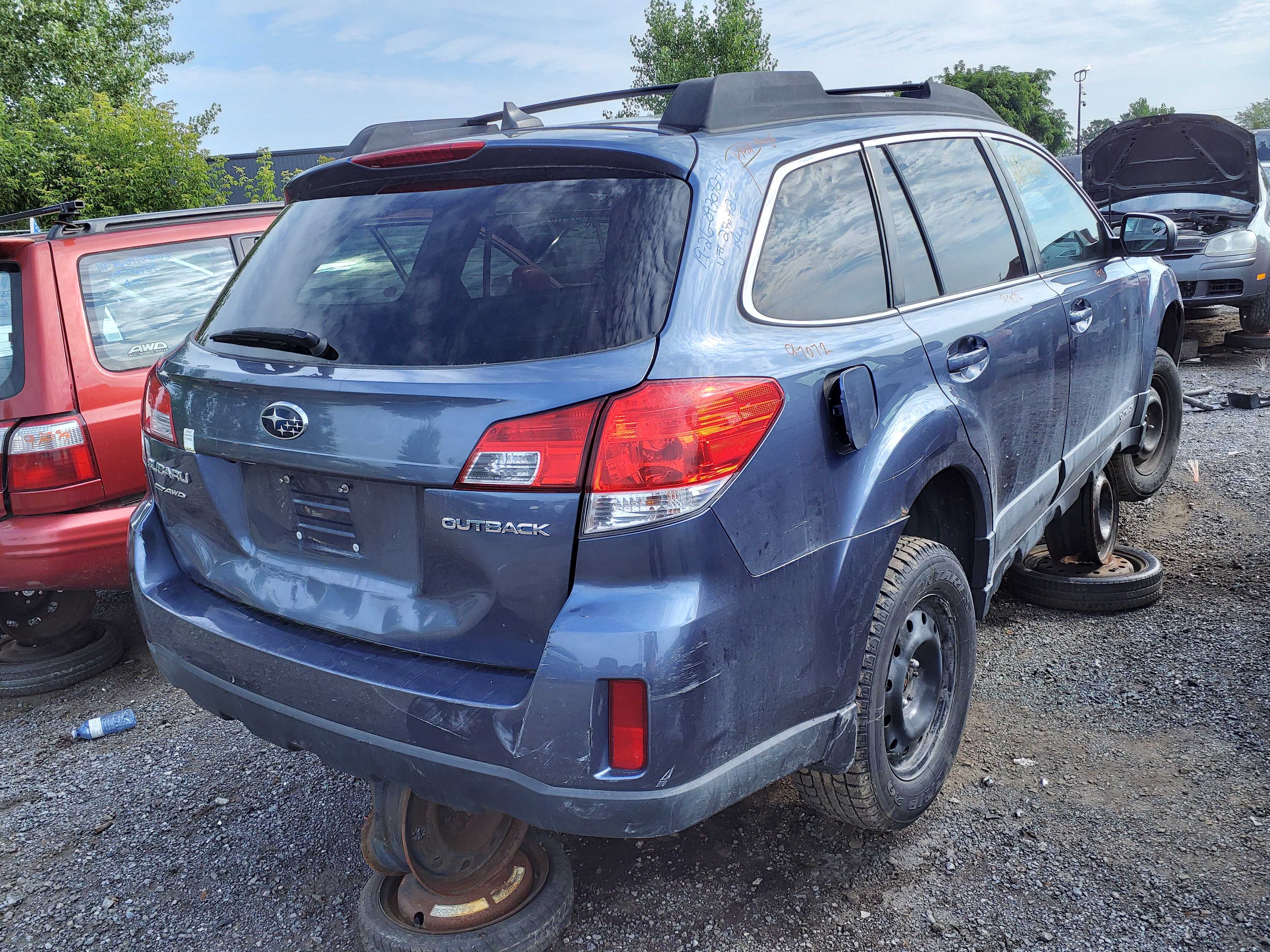SUBARU OUTBACK 2014