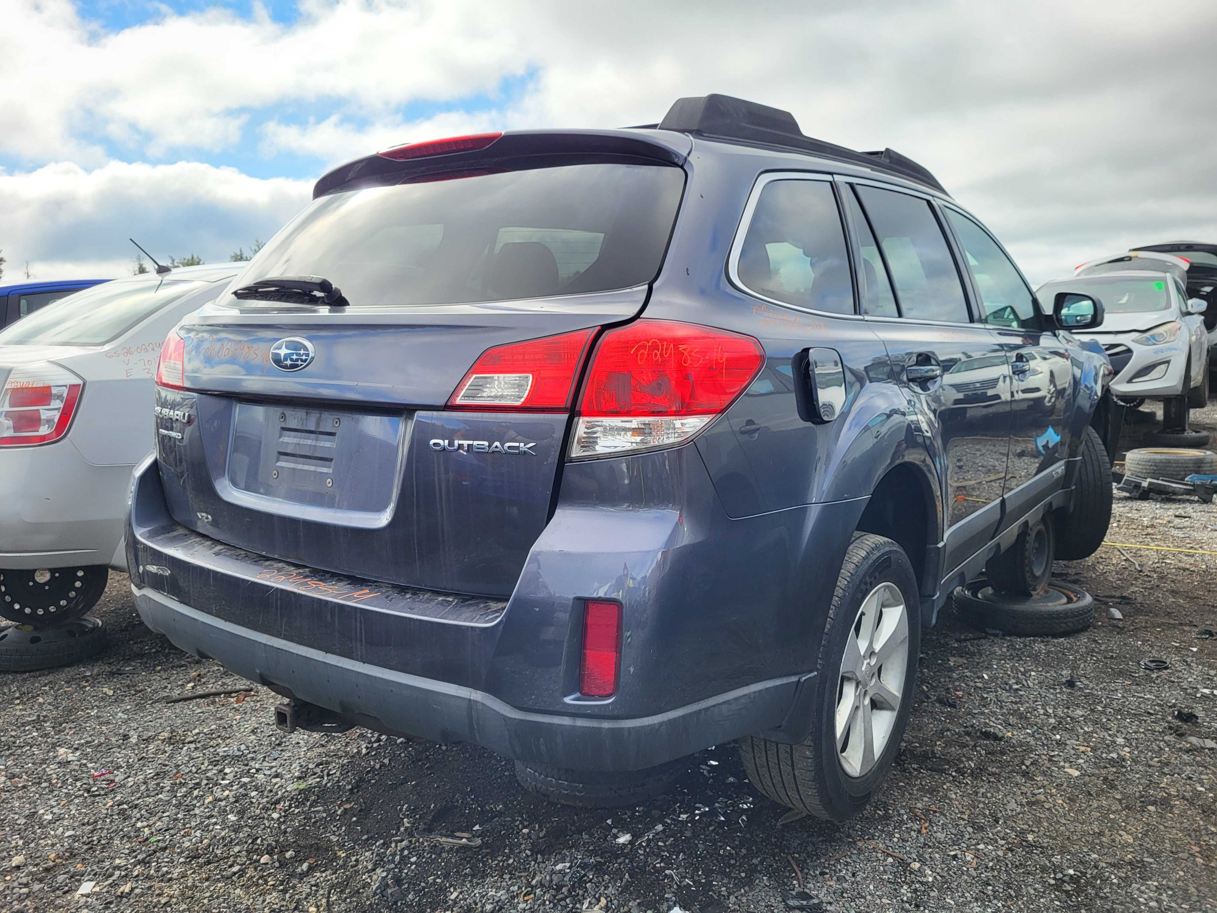 SUBARU OUTBACK 2014
